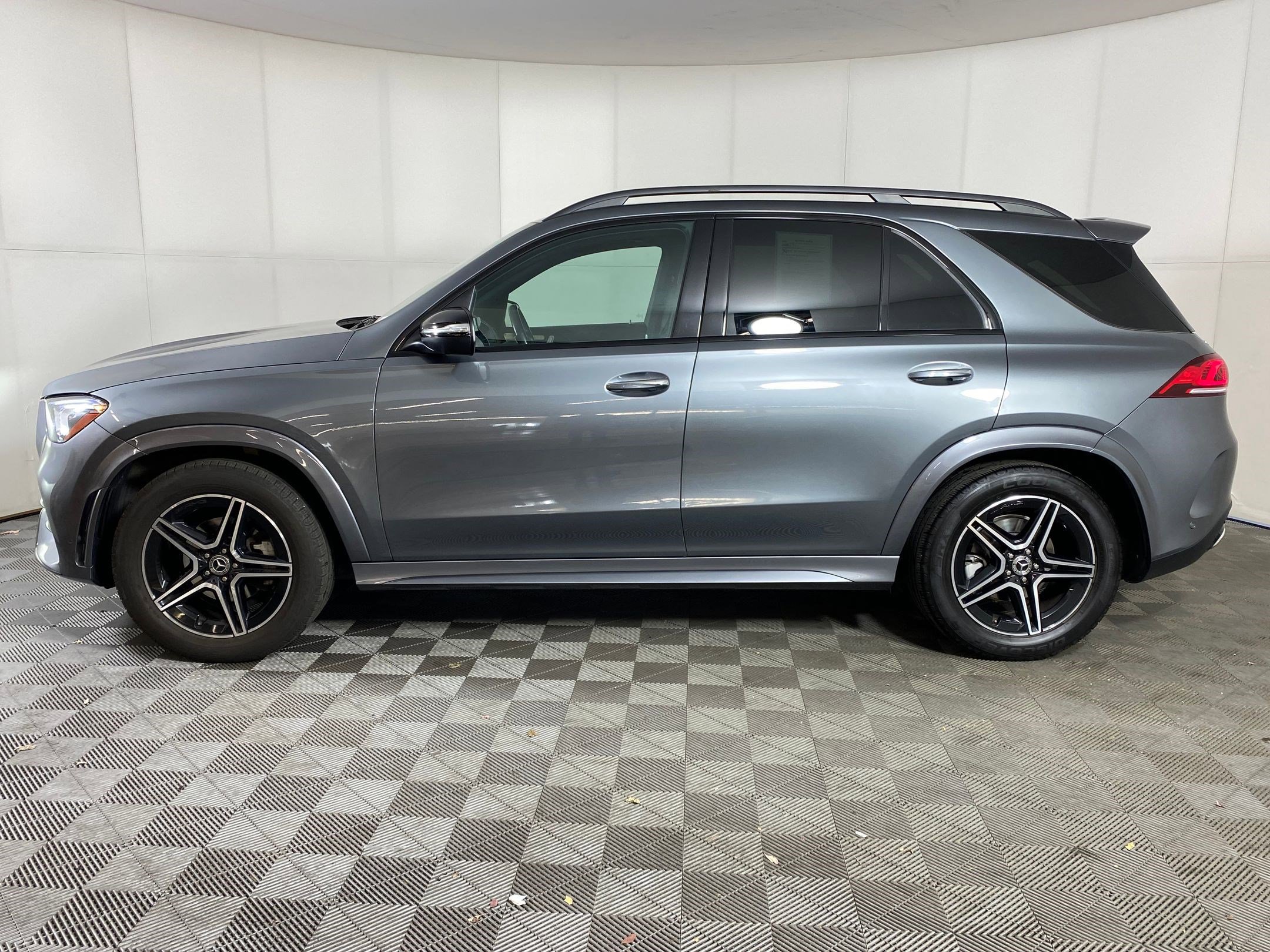 2022 Mercedes Benz GLE 350 4MATIC photo 2