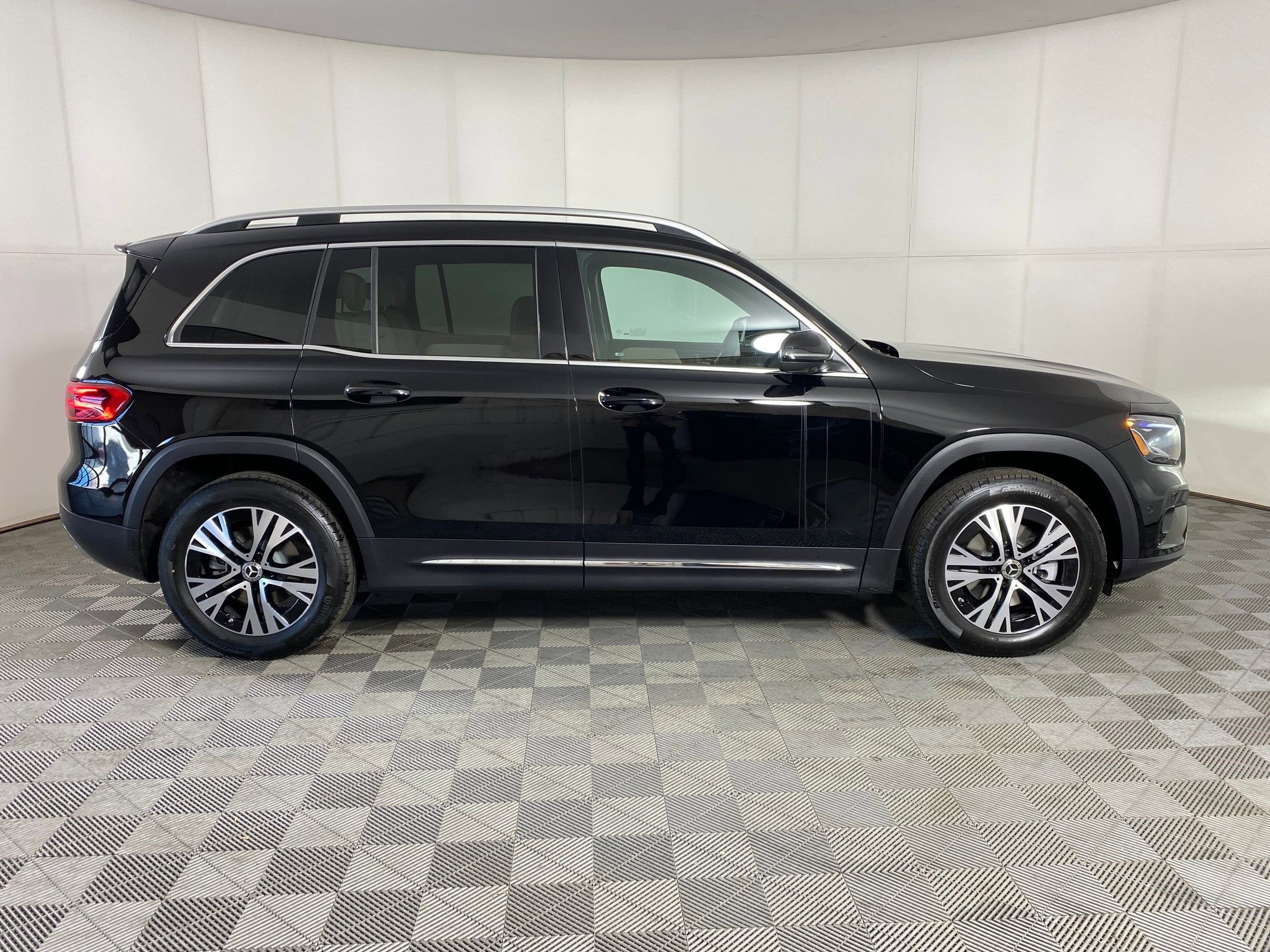 2026 Mercedes-Benz GLB GLB 250 - Photo 7