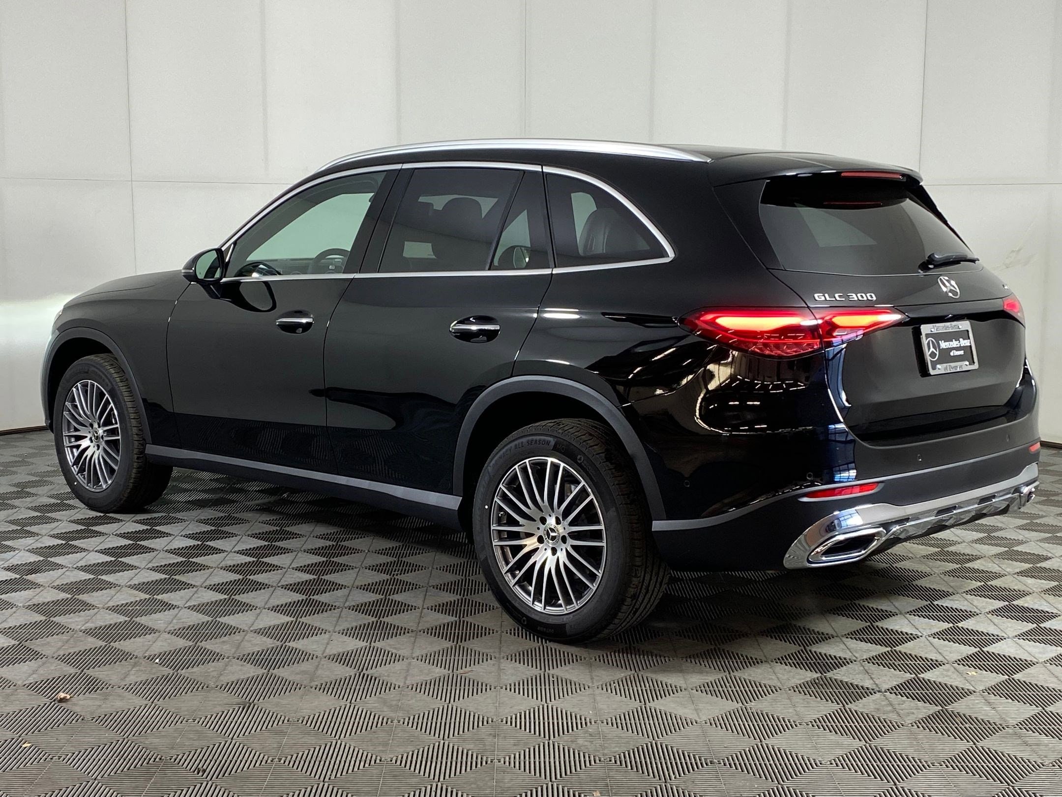 2026 Mercedes-Benz GLC Base - Photo 3
