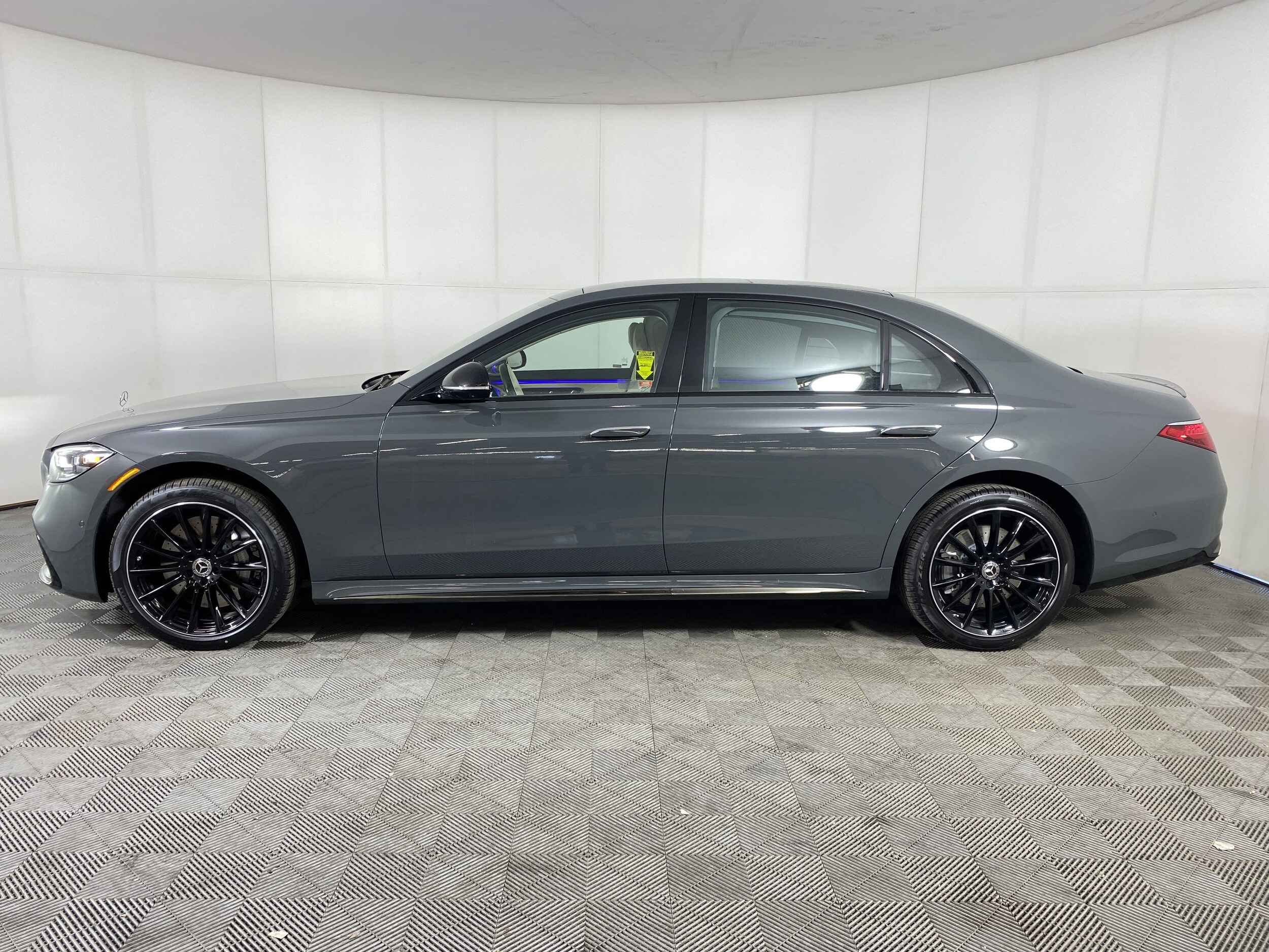 2025 Mercedes Benz S 450 580 4MATIC photo 4
