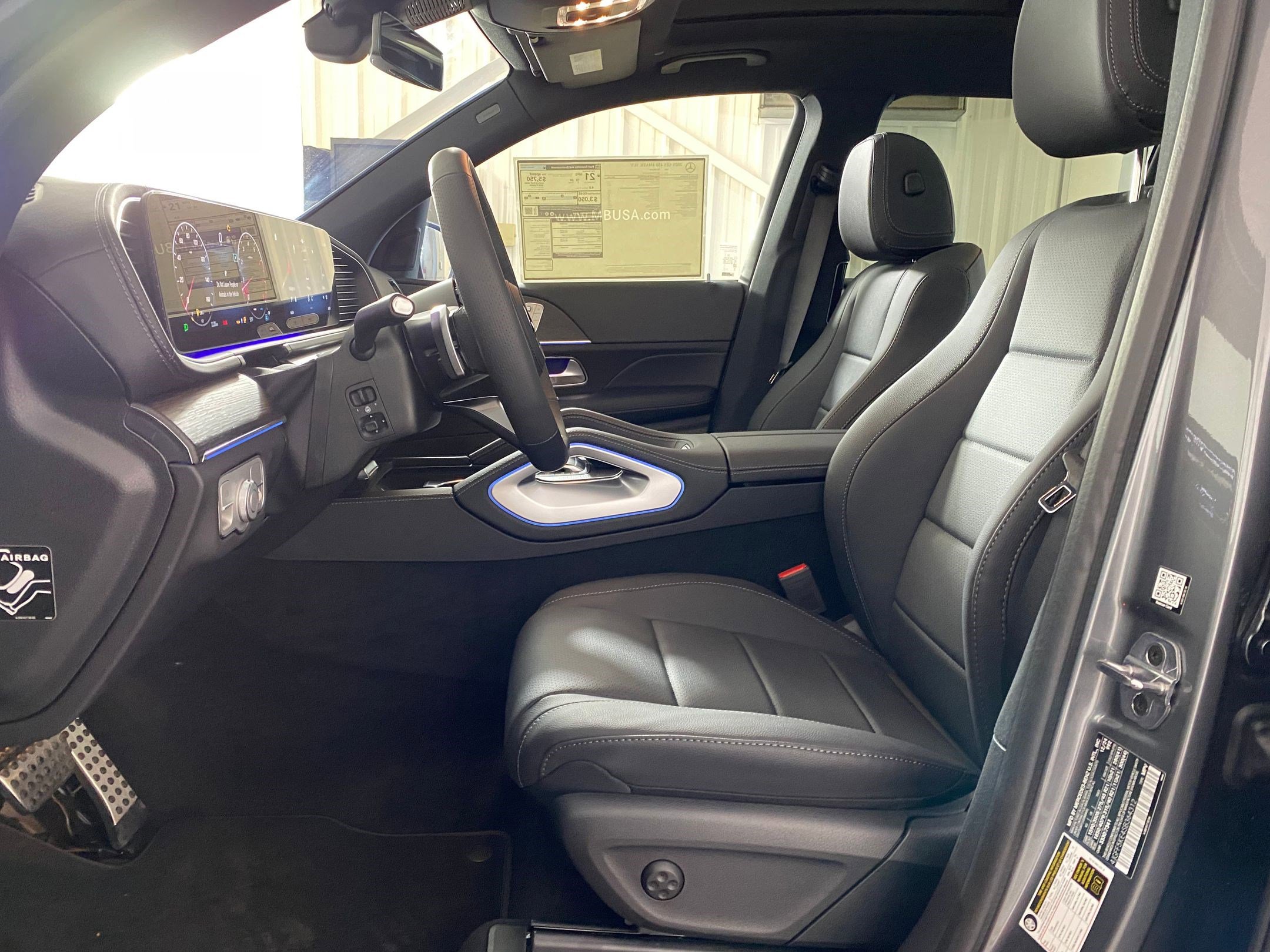 2025 Mercedes Benz GLS 450 4MATIC photo 4