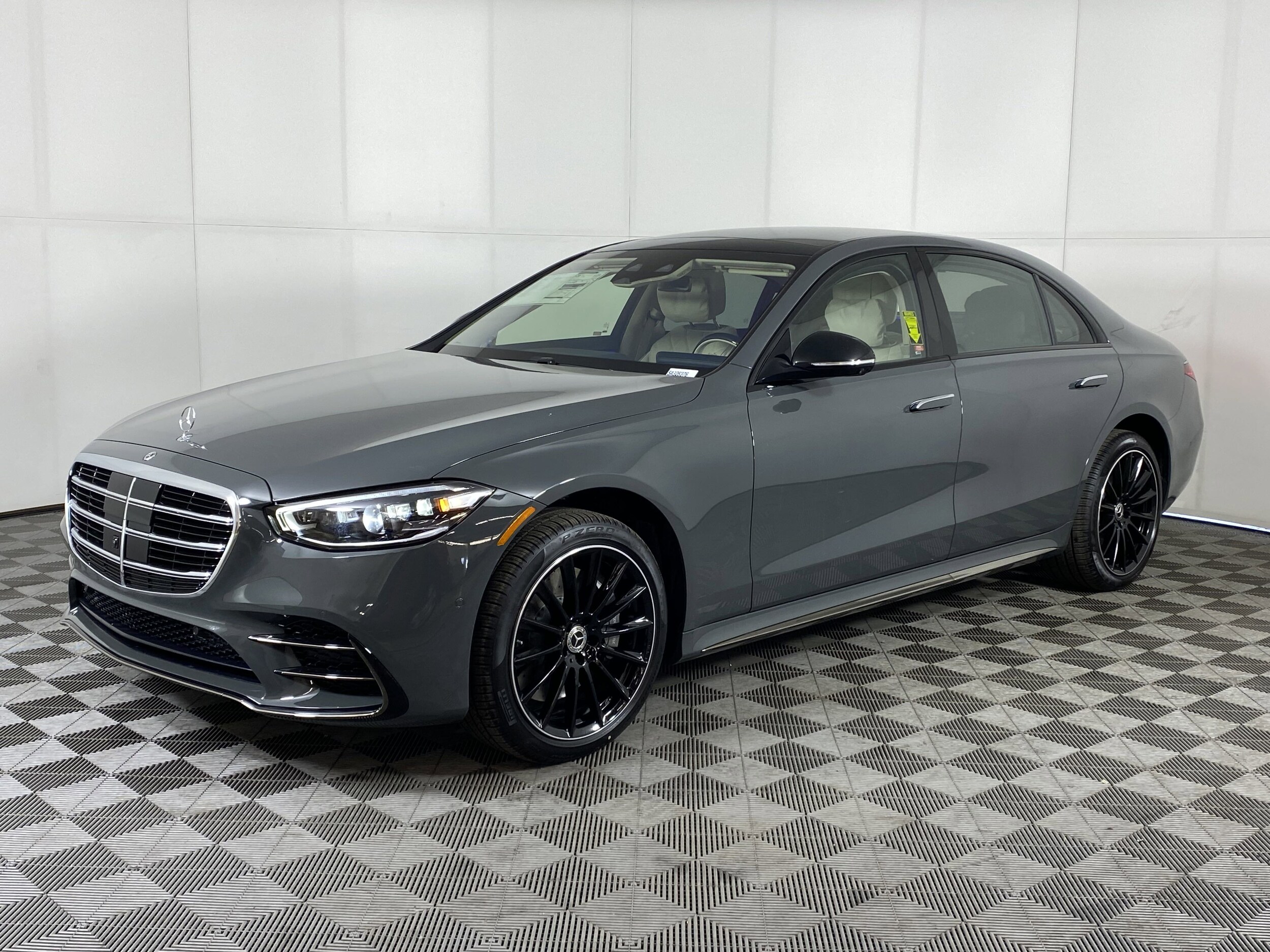 2025 Mercedes Benz S 450 580 4MATIC photo 3