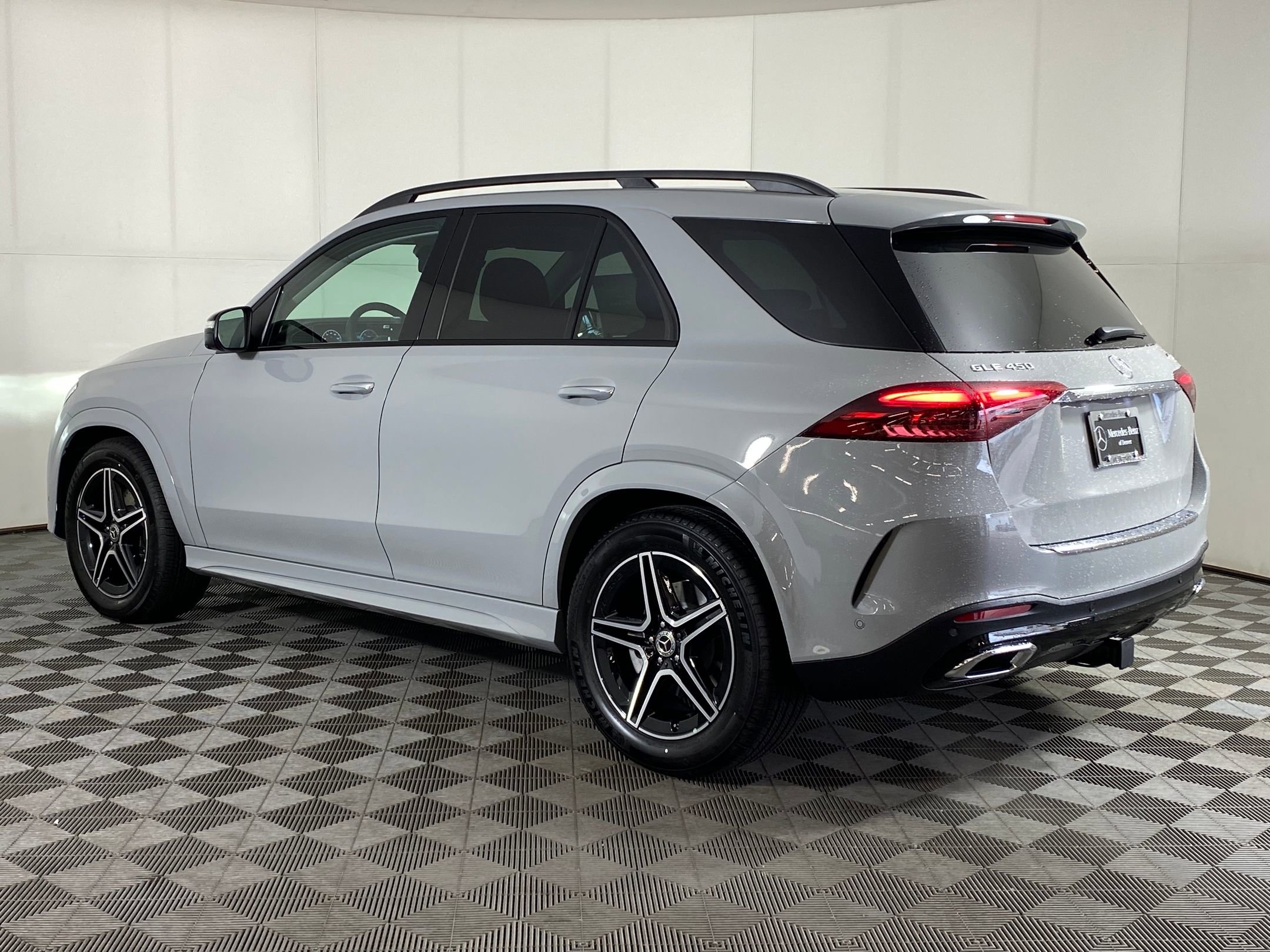2026 Mercedes Benz GLE 450 4MATIC photo 2