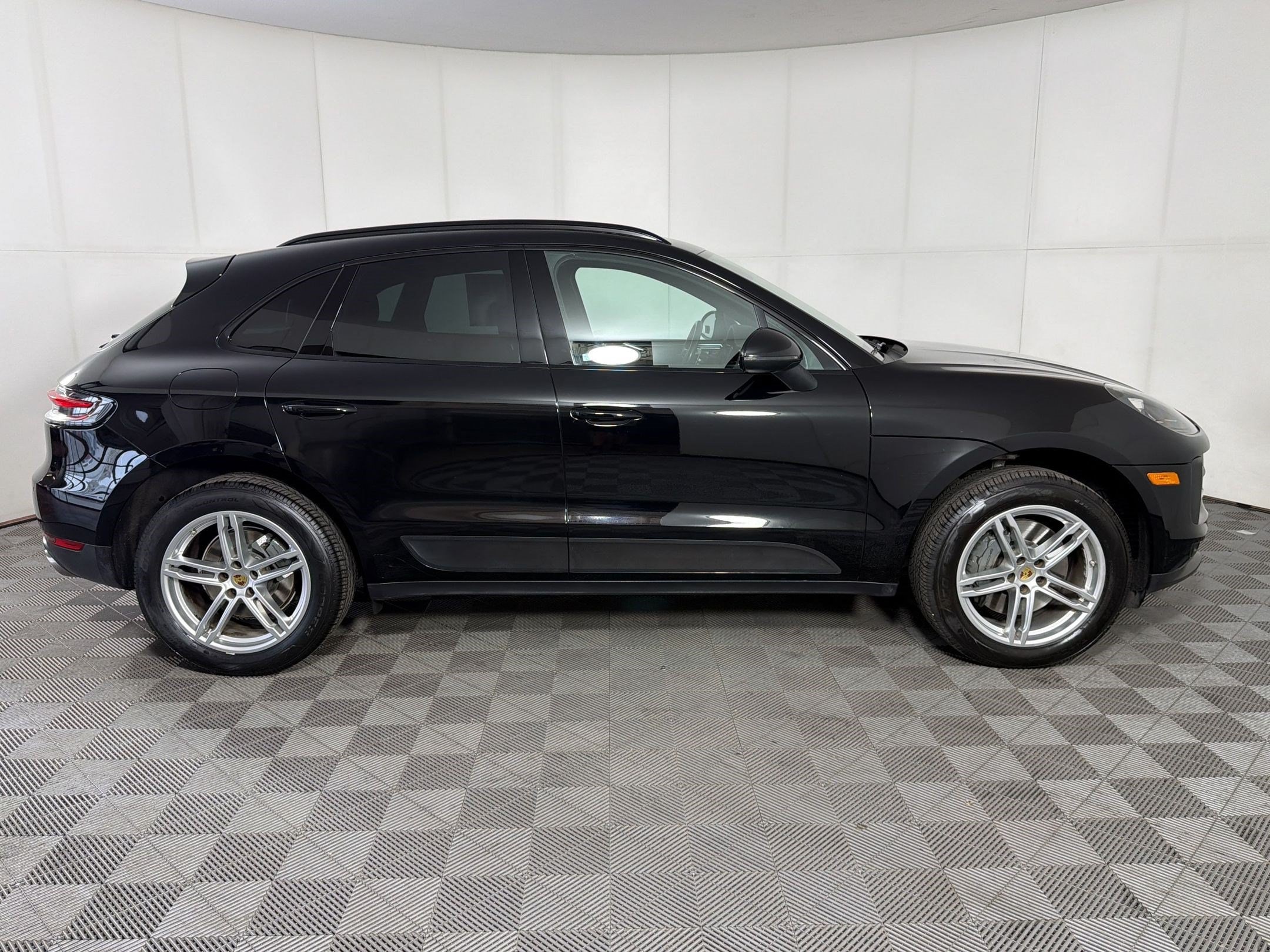 Macan S Sport Utility