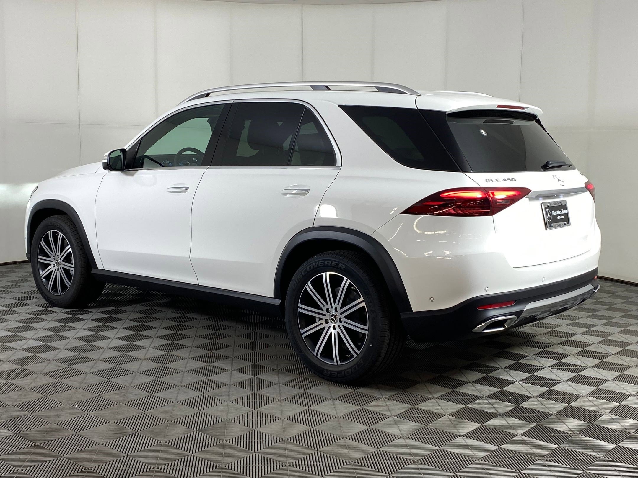 2025 Mercedes Benz GLE 450 4MATIC photo 3