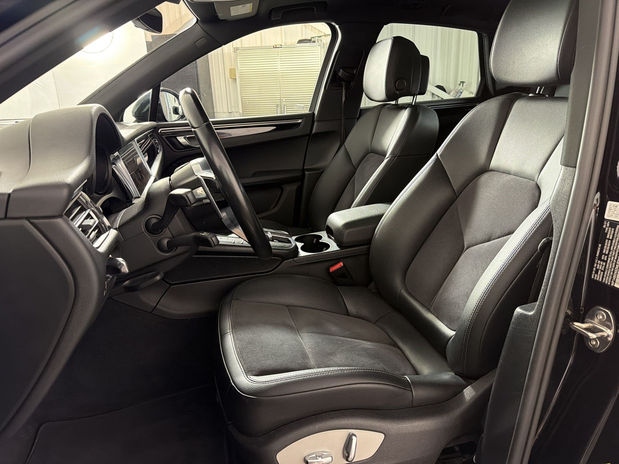 Macan S Sport Utility