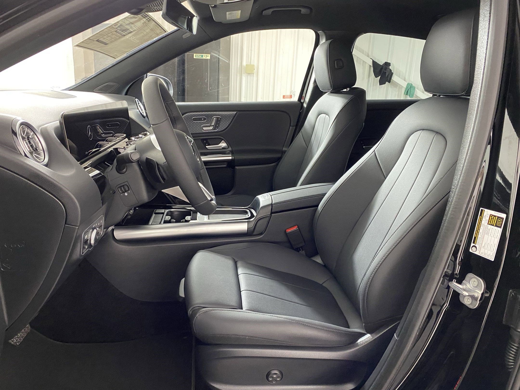 2025 Mercedes Benz GLA 250 4MATIC photo 4