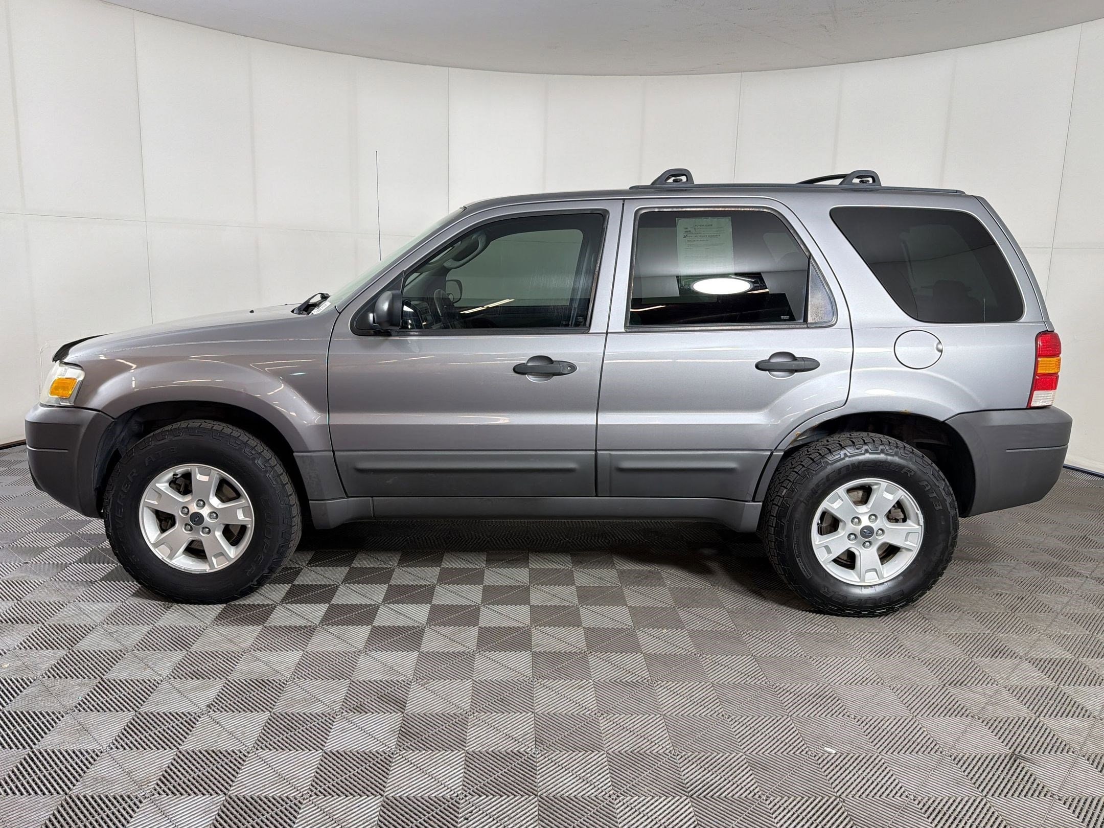 Used 2007 Ford Escape XLT with VIN 1FMYU93117KA38928 for sale in Denver, CO