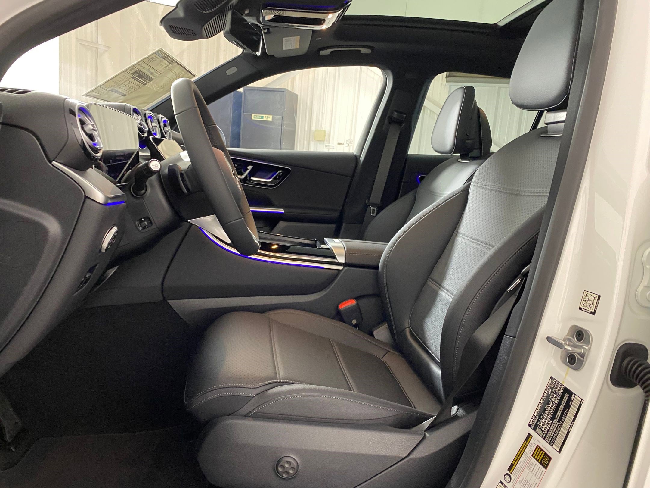 2026 Mercedes Benz GLC 300 4MATIC photo 4