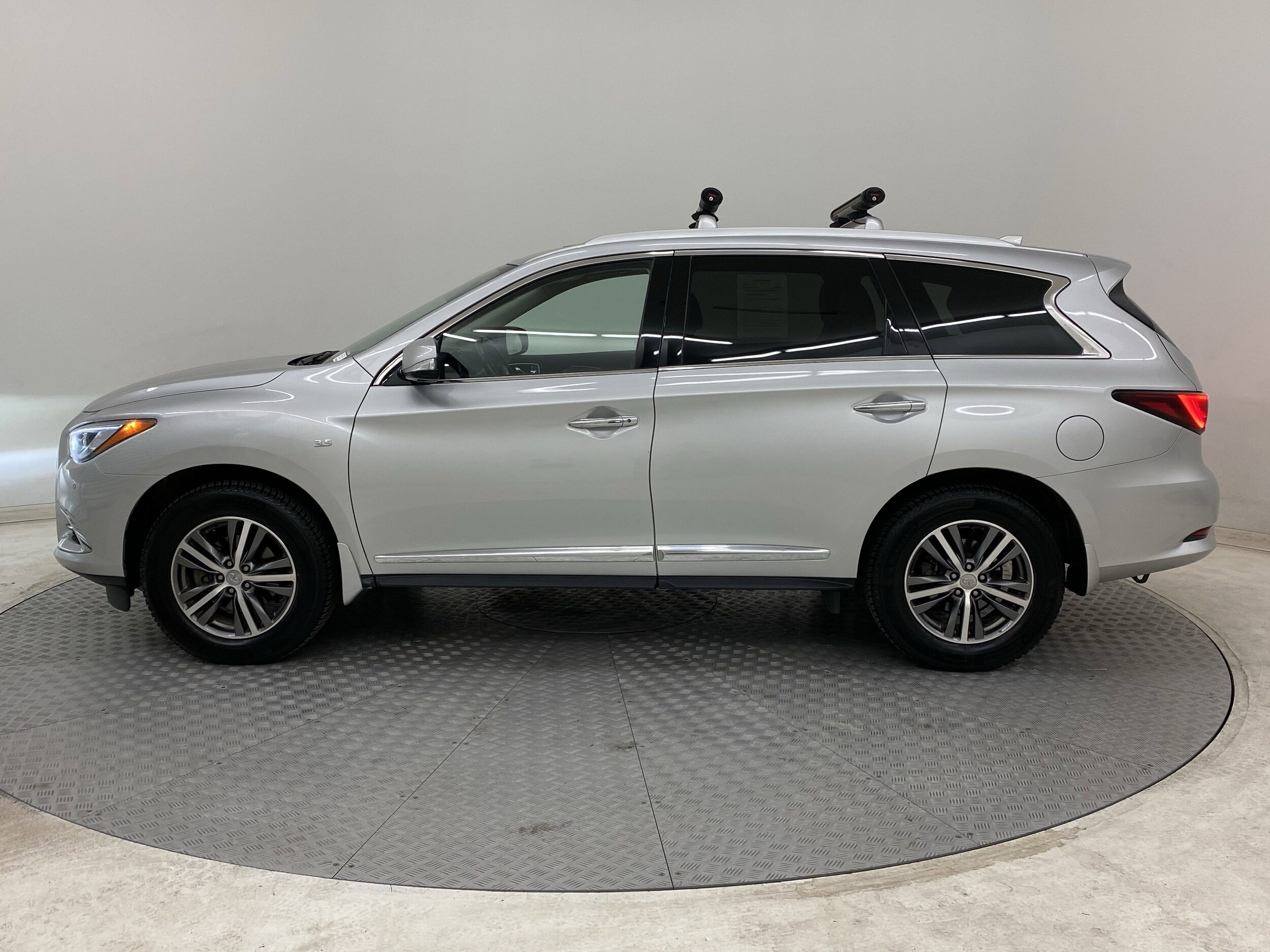 2020 Infiniti QX60 Luxe photo 4