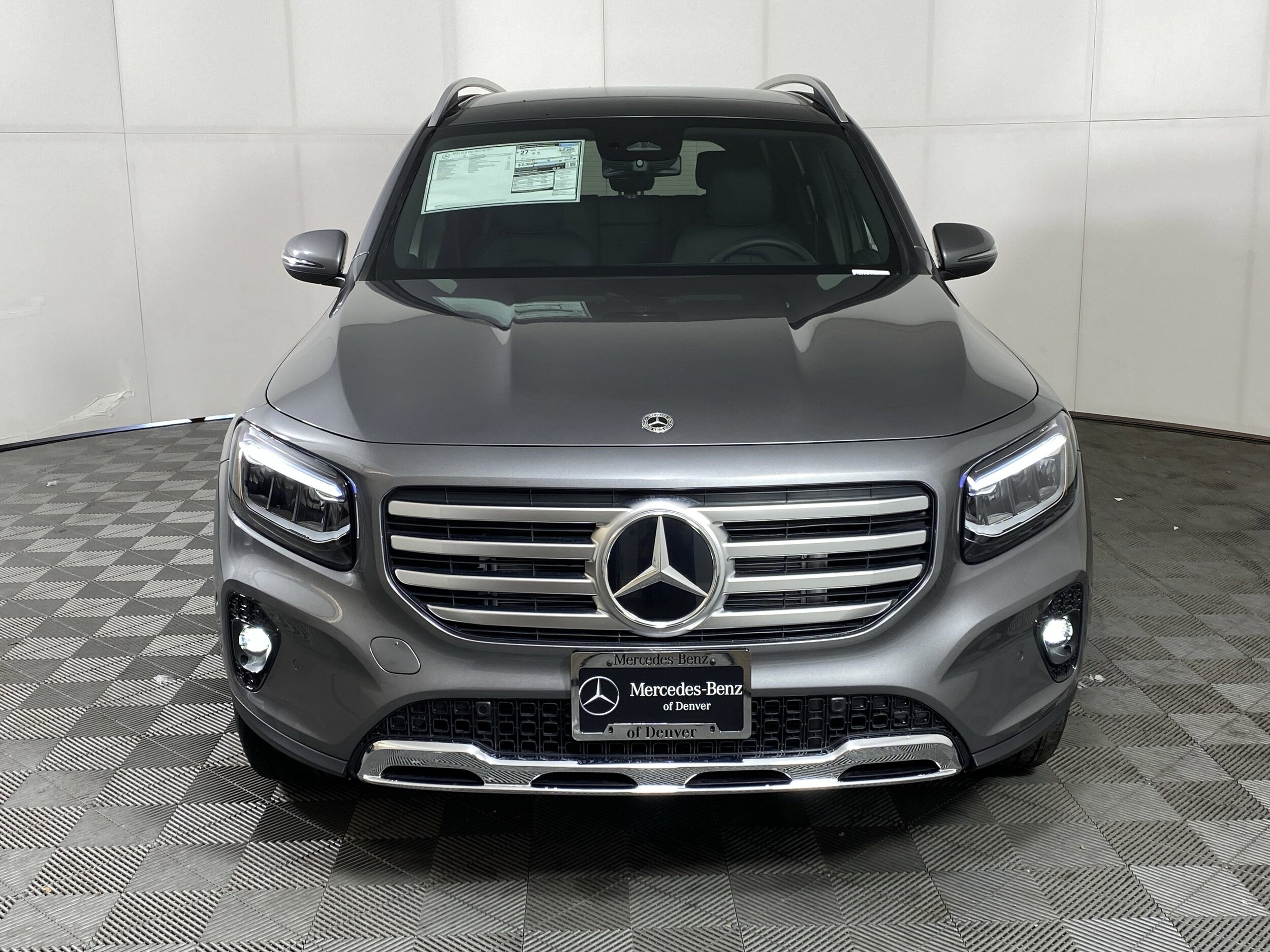 2025 Mercedes Benz GLB 250 4MATIC photo 2