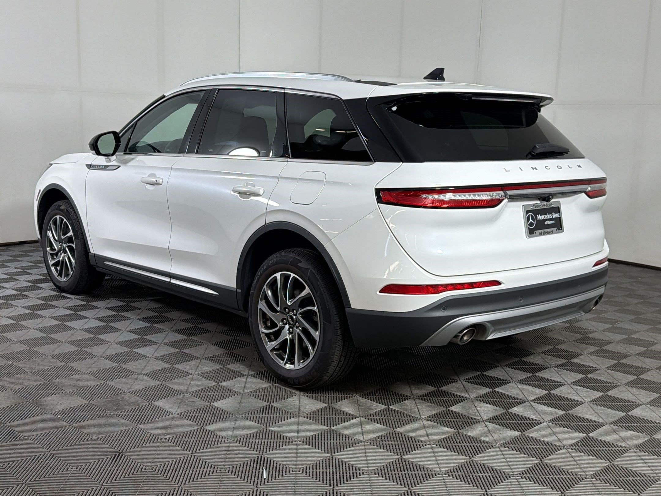 Corsair Standard Sport Utility