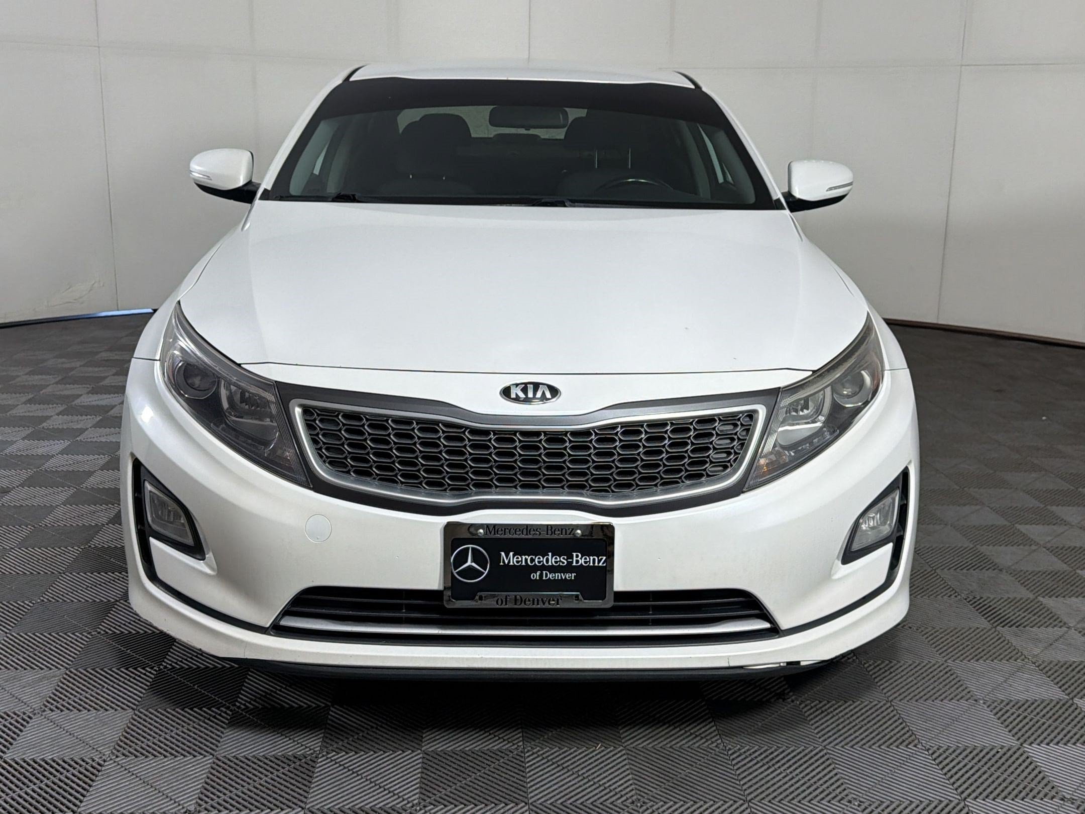 Optima Hybrid Base A6 4dr Car