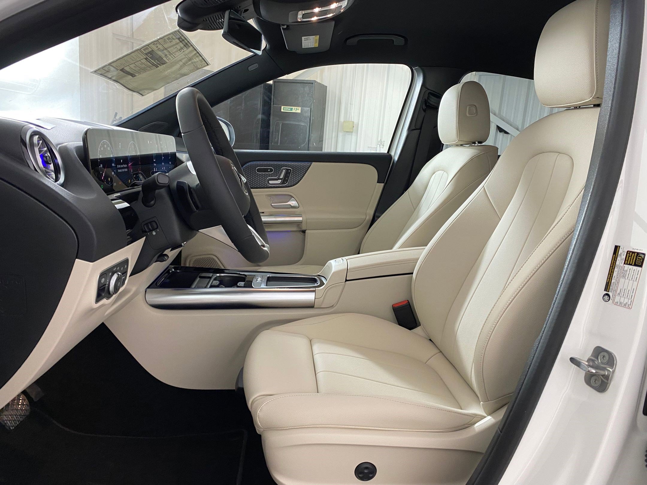 2025 Mercedes Benz GLA 250 4MATIC photo 4