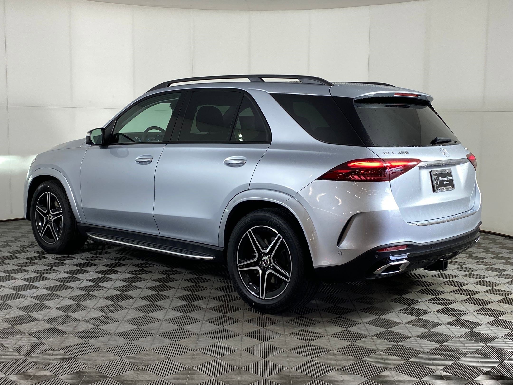 2026 Mercedes Benz GLE 450 4MATIC photo 3