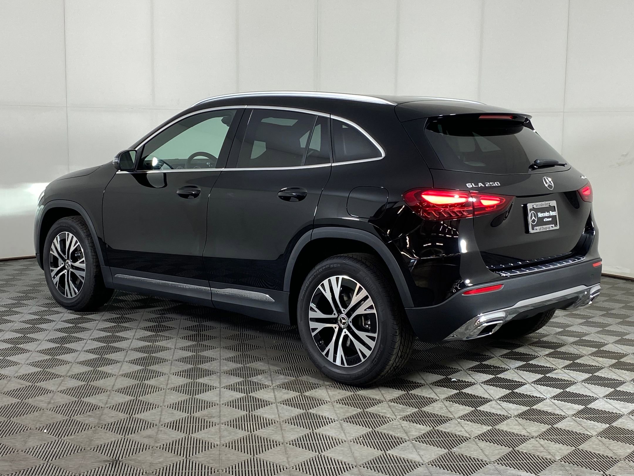 2026 Mercedes Benz GLA 250 4MATIC photo 2