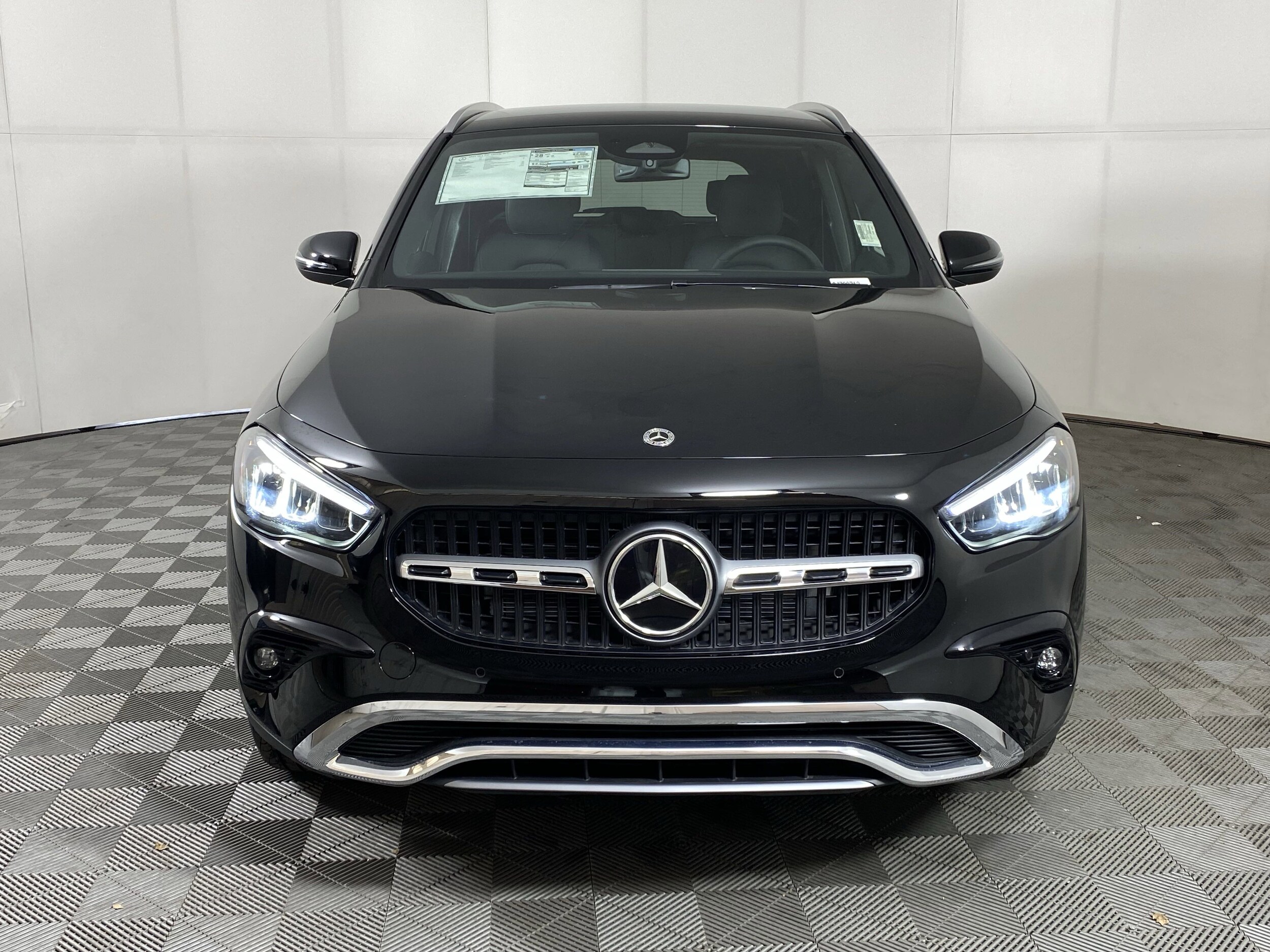 2025 Mercedes Benz GLA 250 4MATIC photo 2