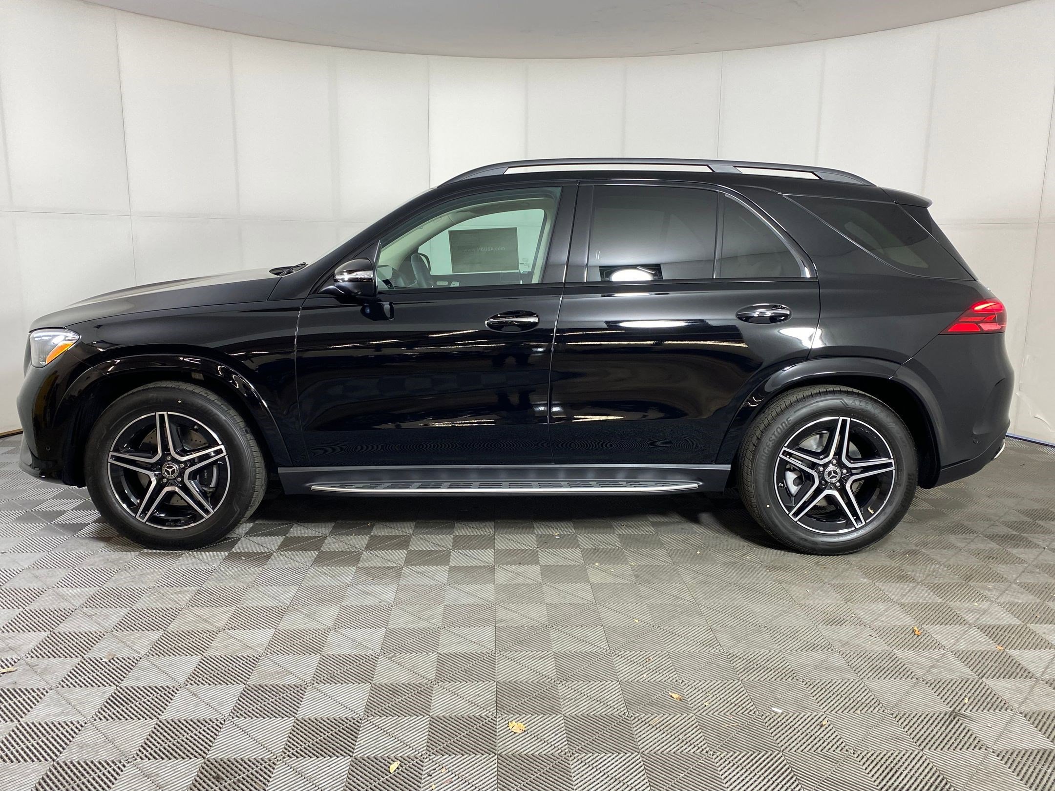 2026 Mercedes Benz GLE 350 4MATIC photo 2