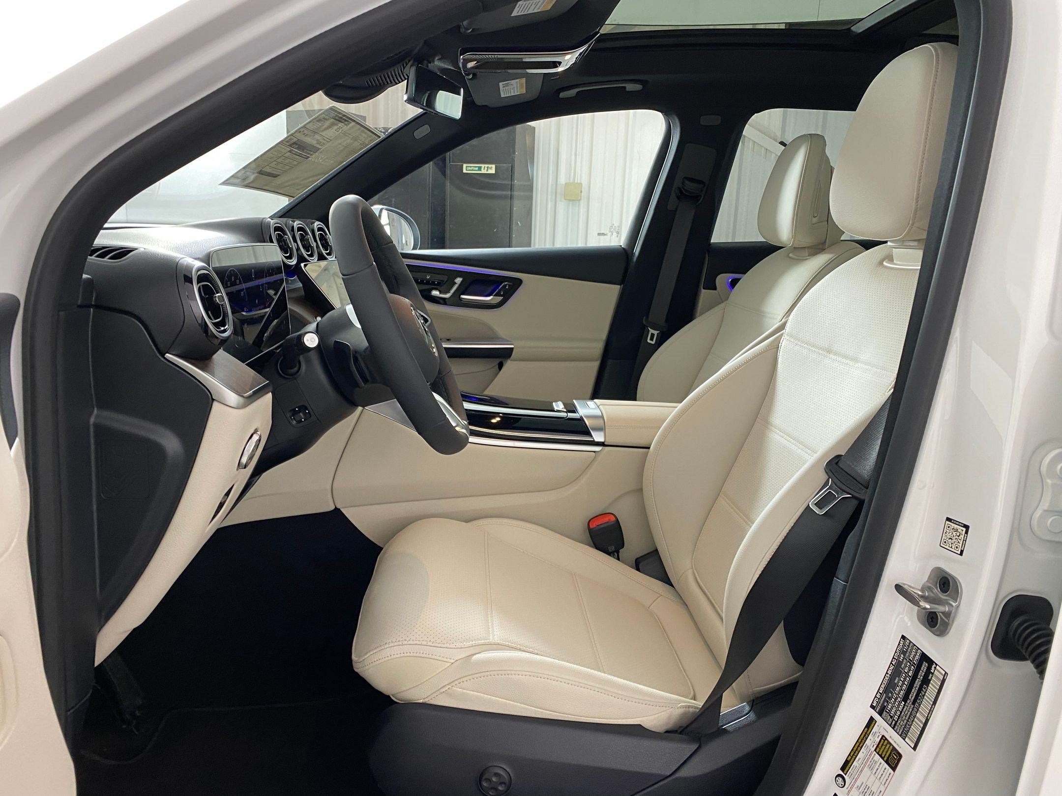 2026 Mercedes-Benz GLC Base - Photo 4