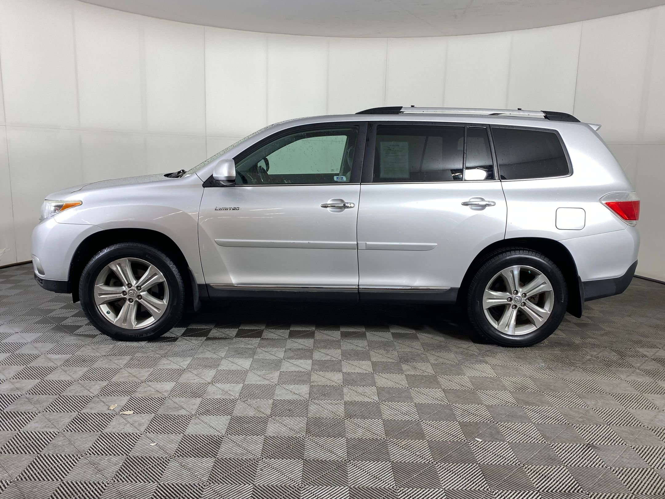 2012 Toyota Highlander Limited photo 2
