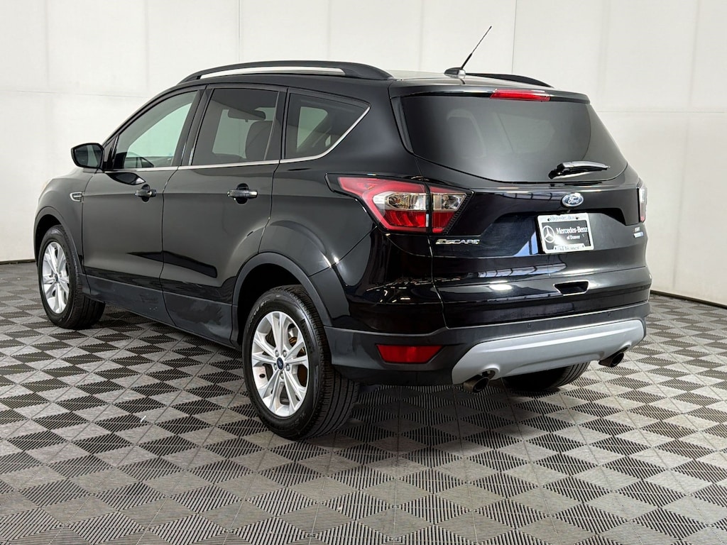 Used 2017 Ford Escape SE Sport Utility