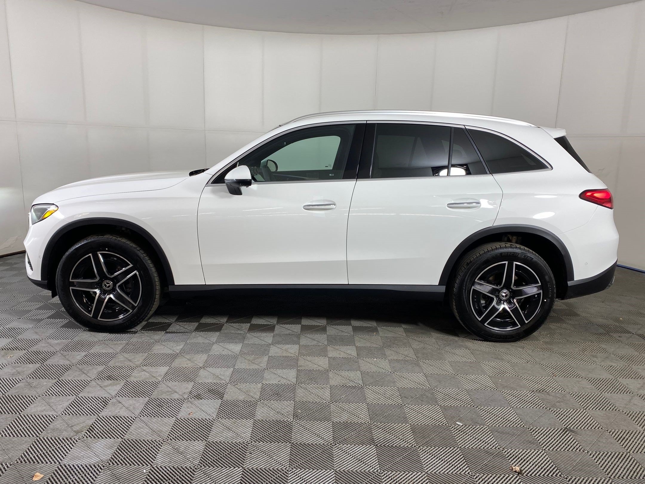 2026 Mercedes-Benz GLC Base - Photo 2
