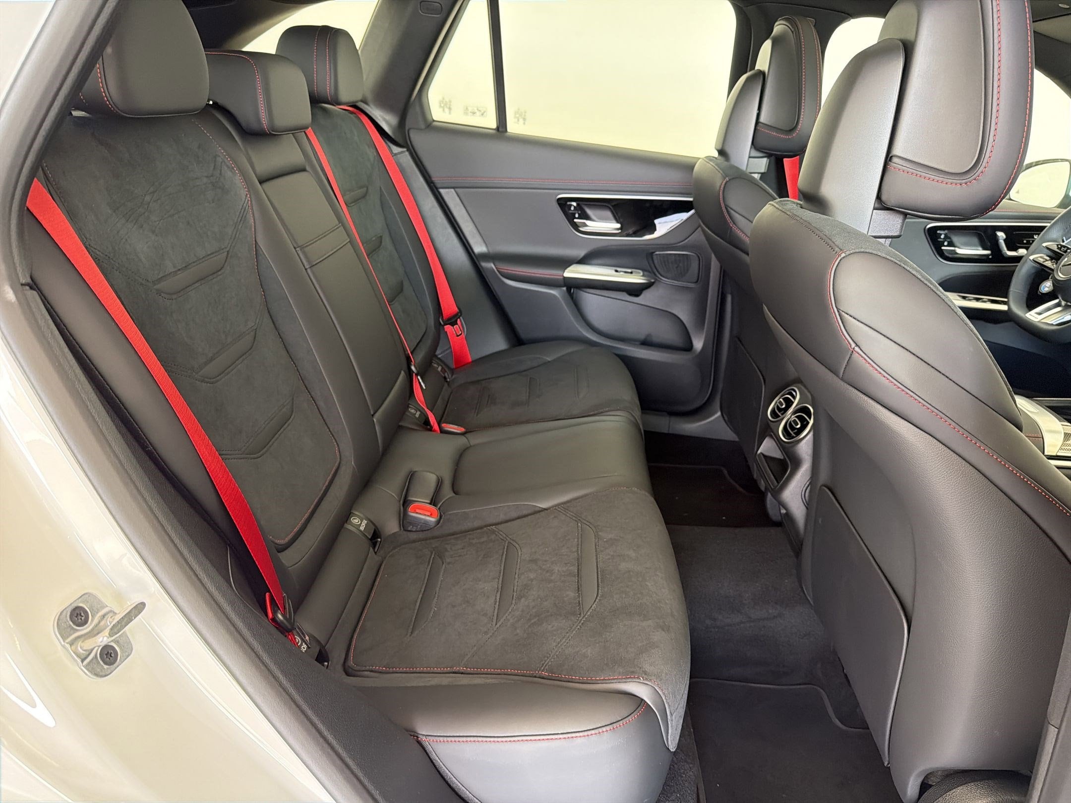 2026 Mercedes-Benz GLC AMG GLC43 - Photo 30