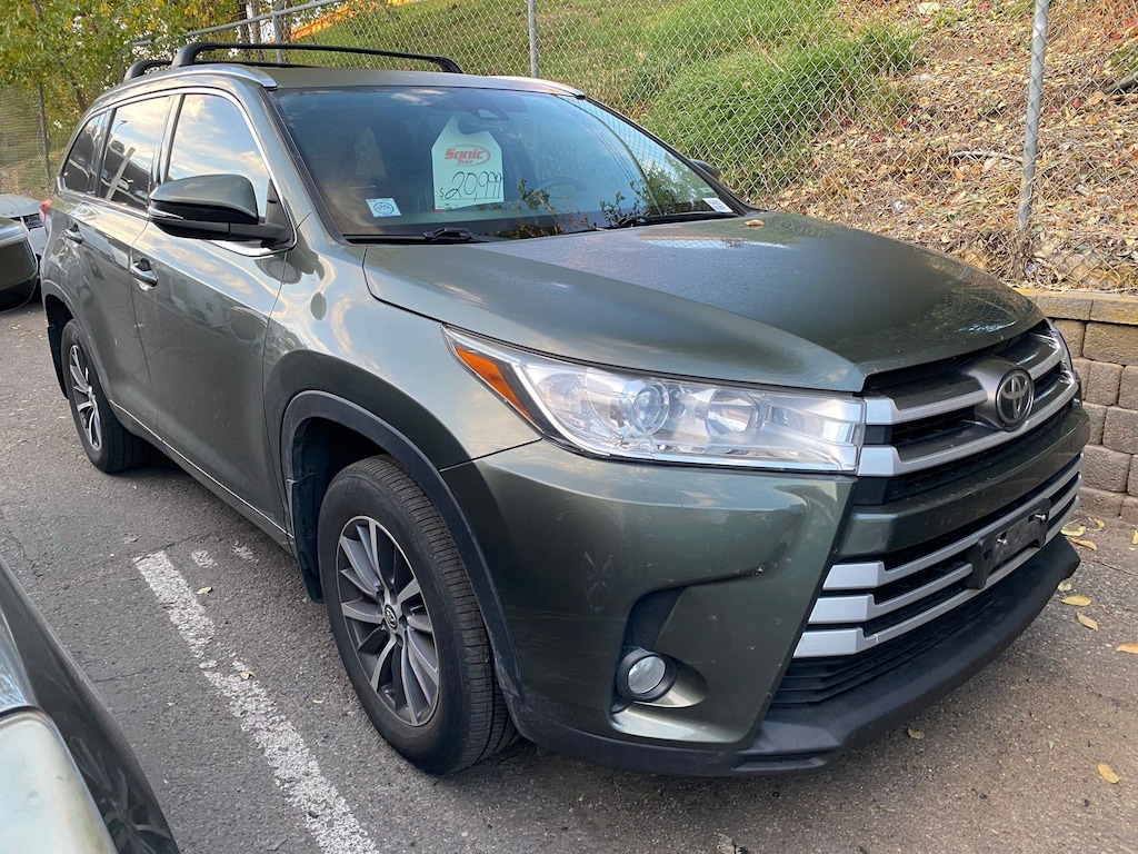 Used 2017 Toyota Highlander XLE SUV