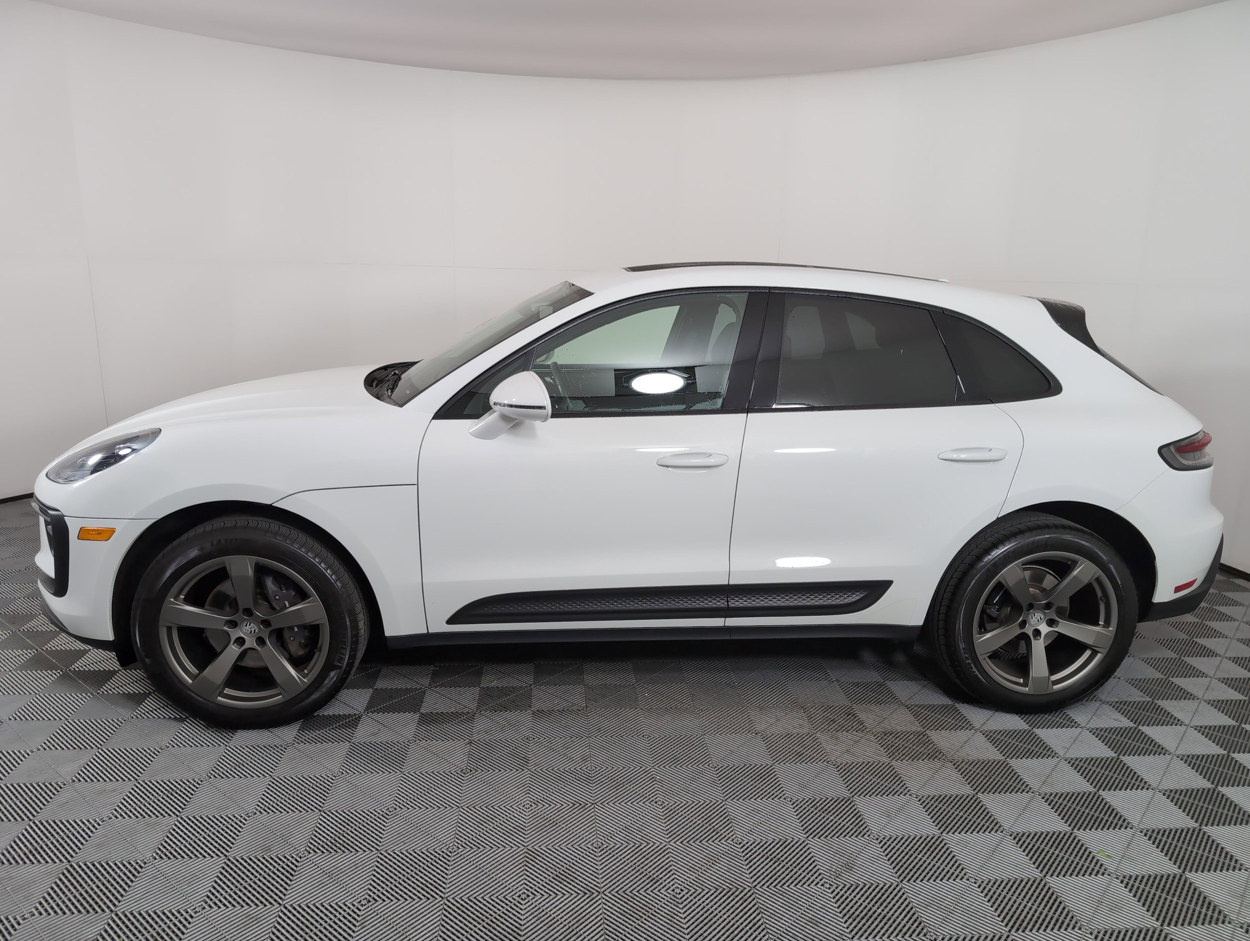 Certified 2022 Porsche Macan Base with VIN WP1AA2A54NLB04664 for sale in Brentwood, TN