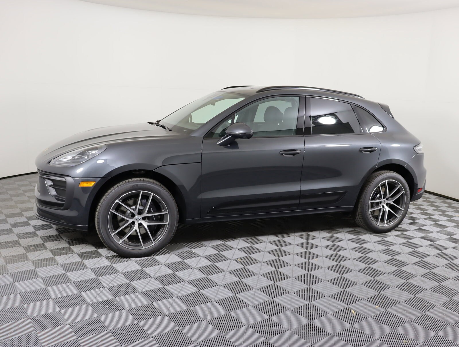 Used 2025 Porsche Macan T with VIN WP1AA2A57SLB02953 for sale in Brentwood, TN