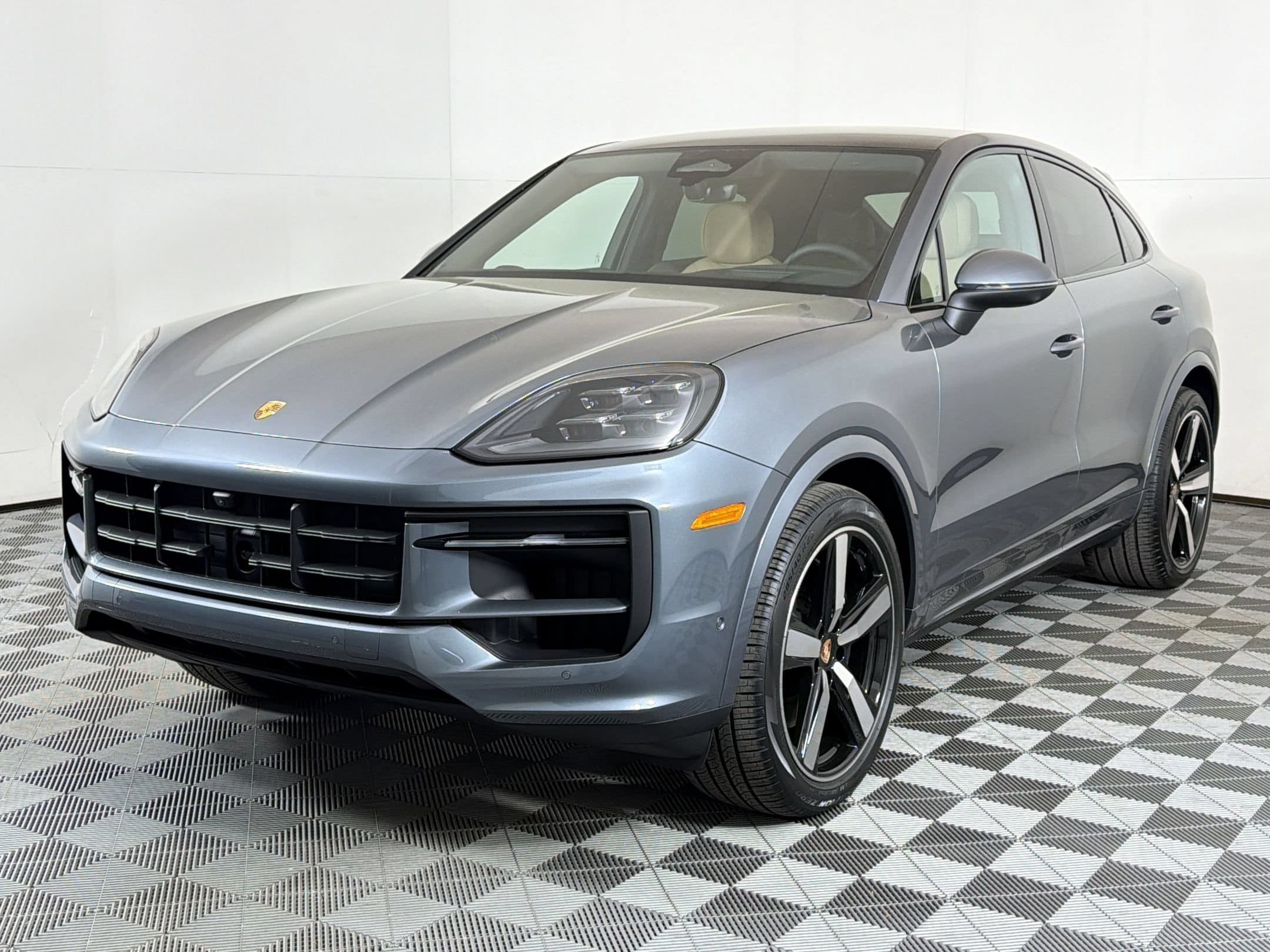 2026 Porsche Cayenne Coupe SUV 2026 Porsche Cayenne Coupe SUV