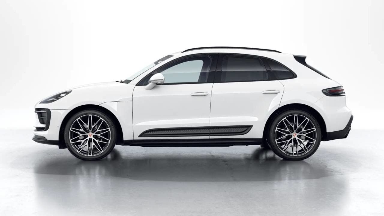 2026 Porsche Macan T photo 2