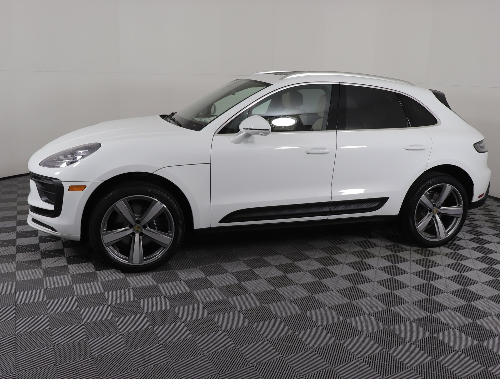 Used 2025 Porsche Macan Base with VIN WP1AA2A56SLB08341 for sale in Brentwood, TN