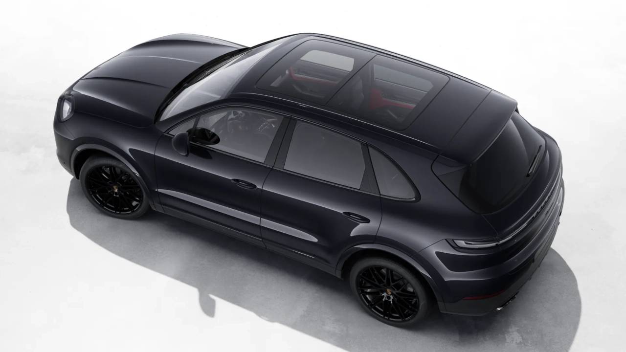 2026 Porsche Cayenne photo 2