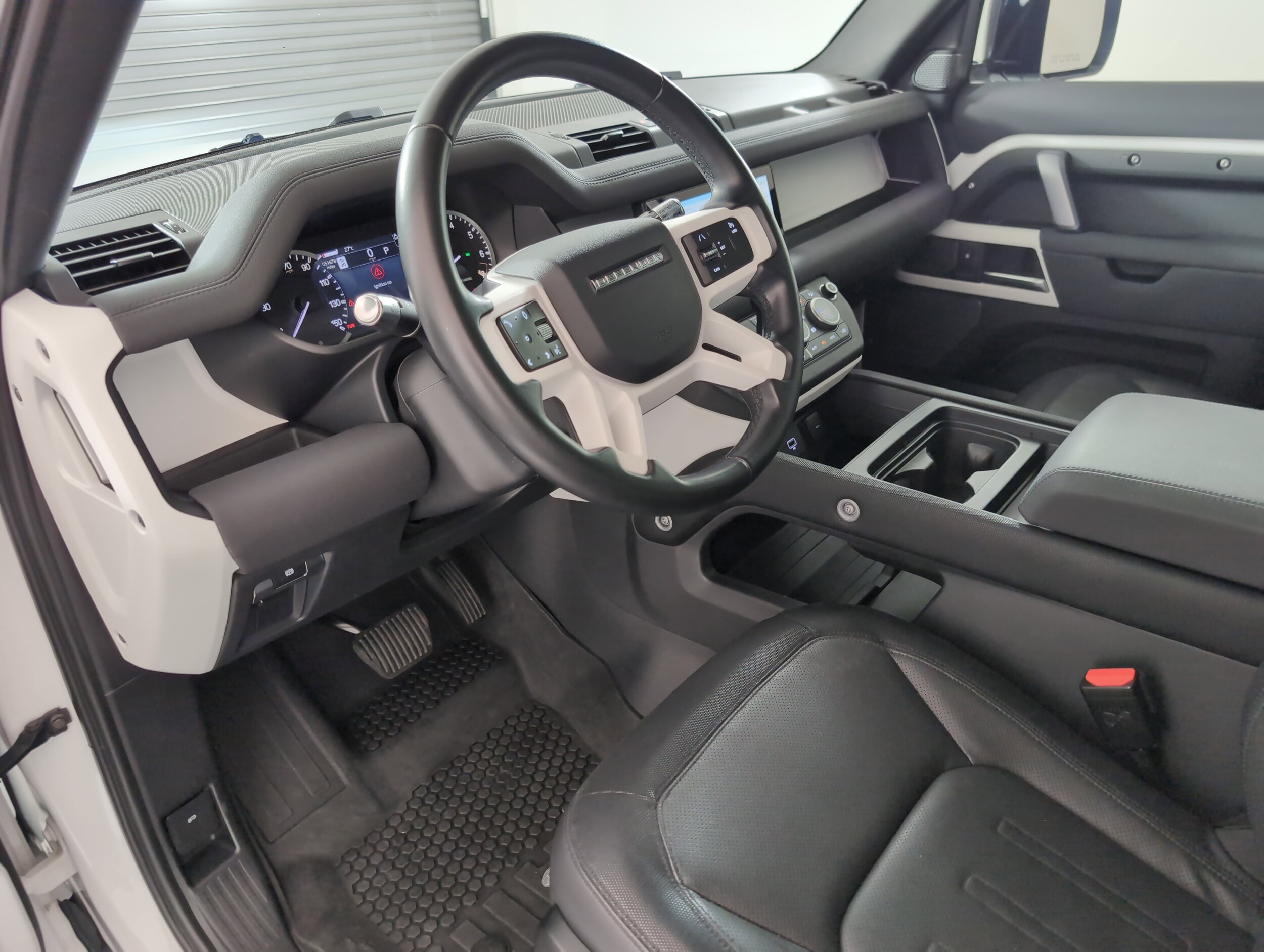 2022 Land Rover Defender X-Dynamic SE photo 4