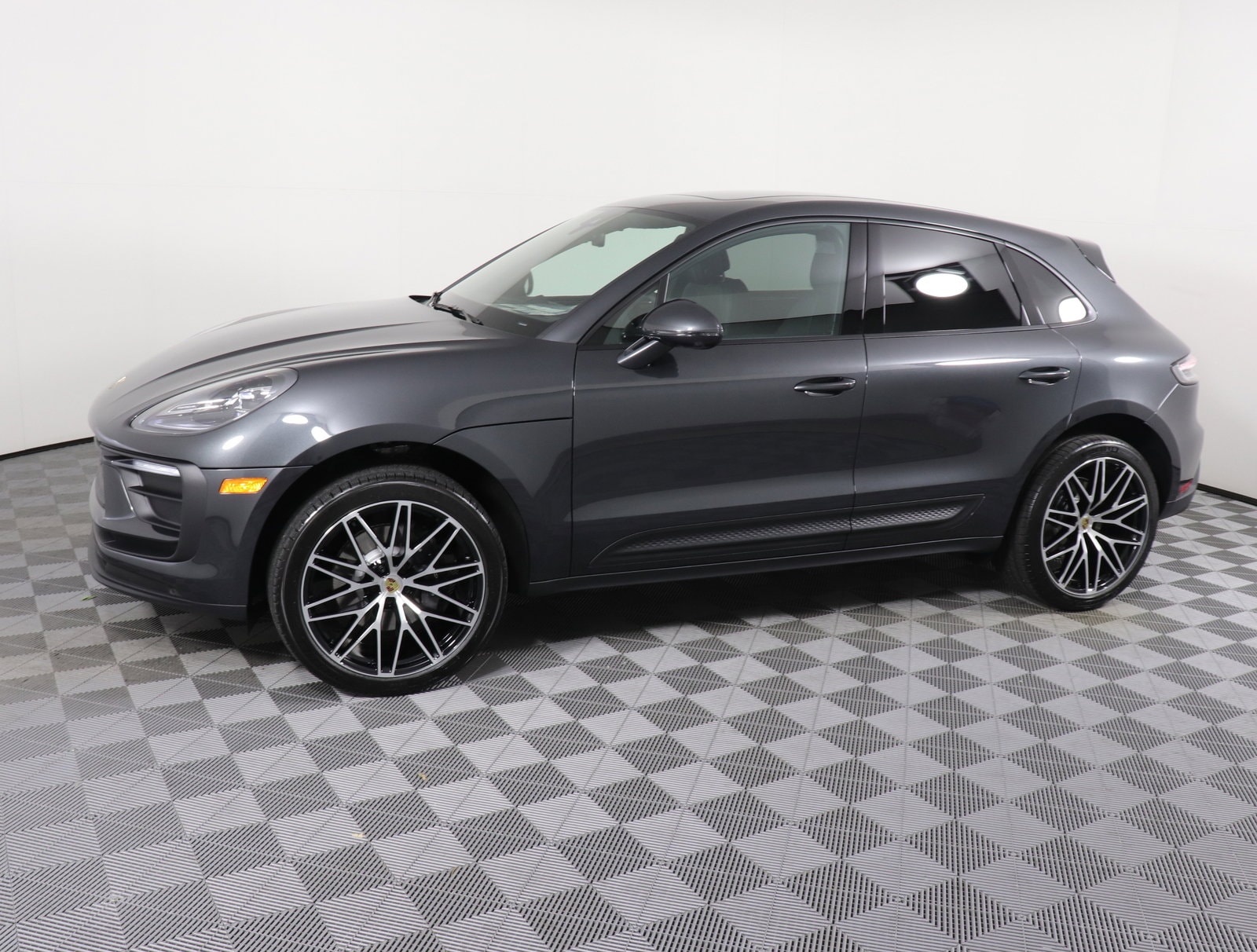 Used 2024 Porsche Macan T with VIN WP1AA2A54RLB20031 for sale in Brentwood, TN