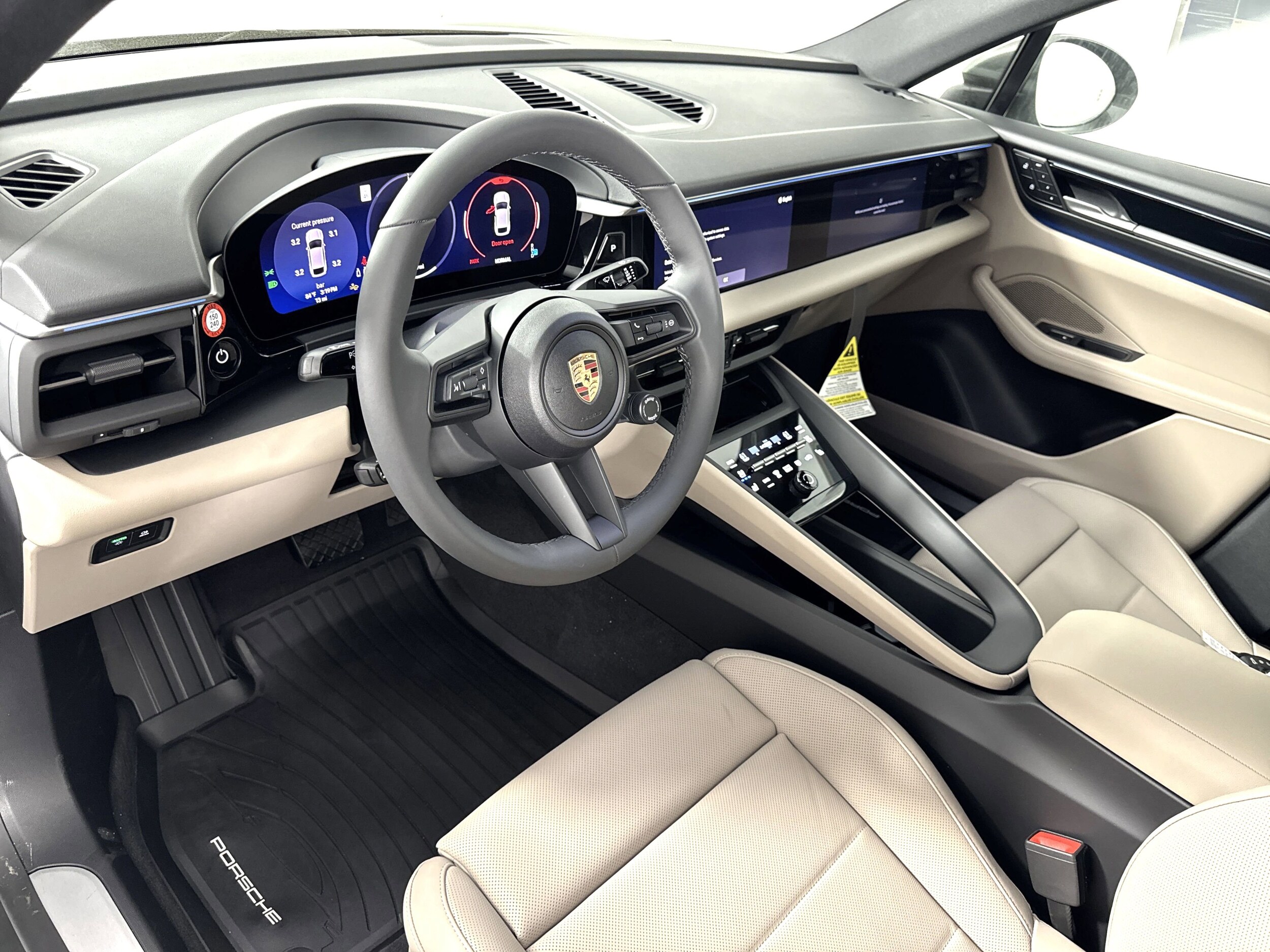 2024 Porsche Macan Electric 4 photo 4