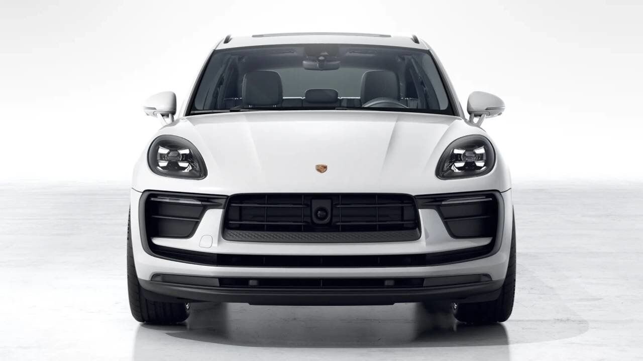 2026 Porsche Macan T photo 4