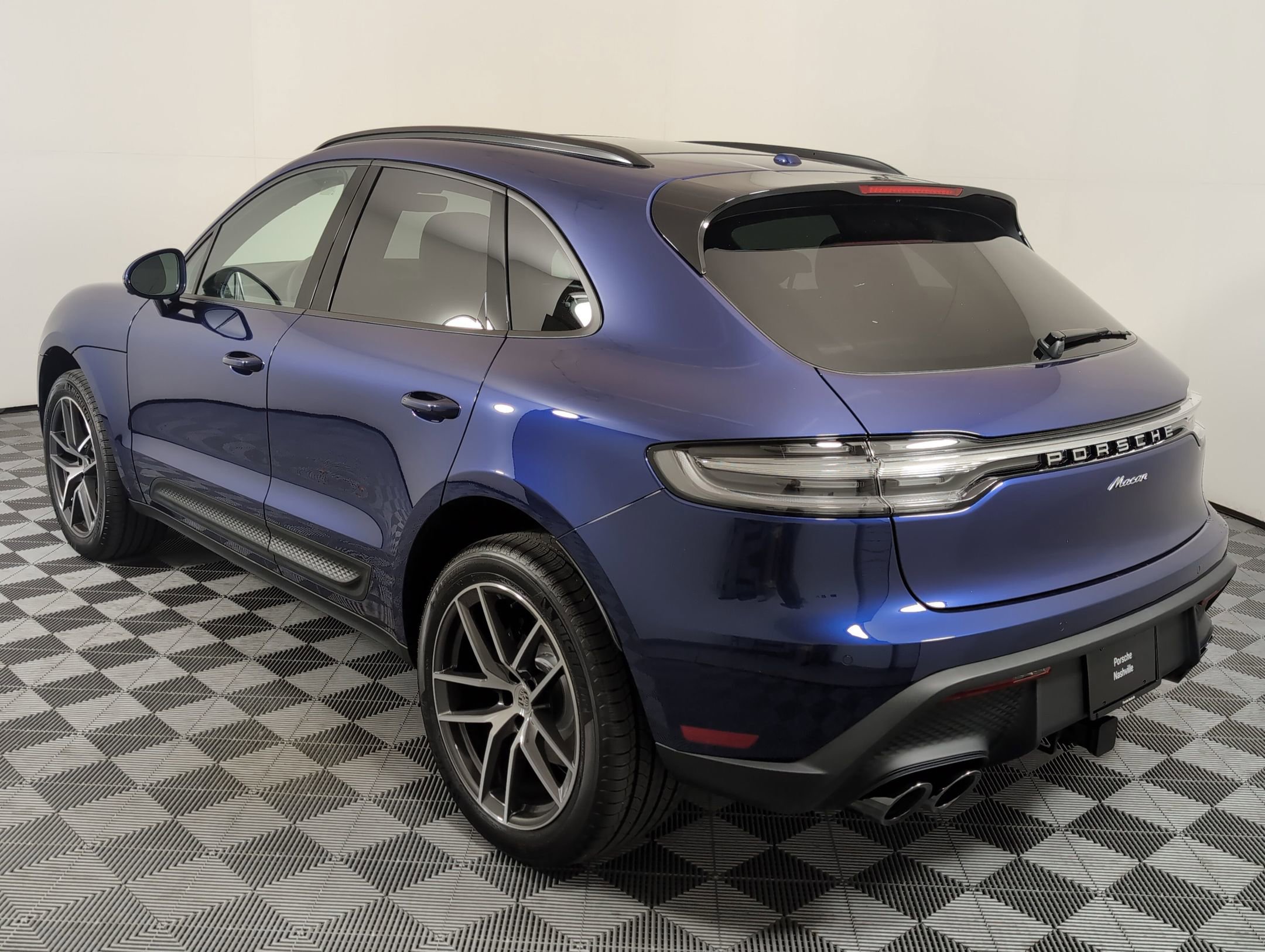 2025 Porsche Macan T photo 3