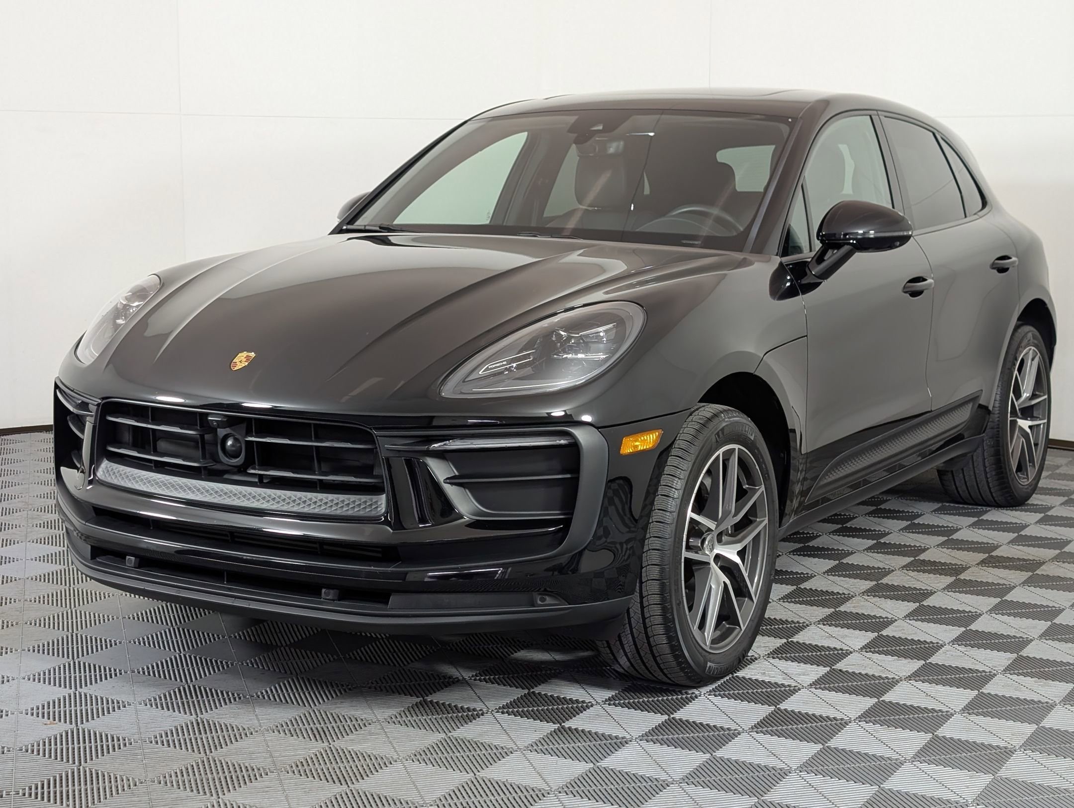 2024 Porsche Macan Base