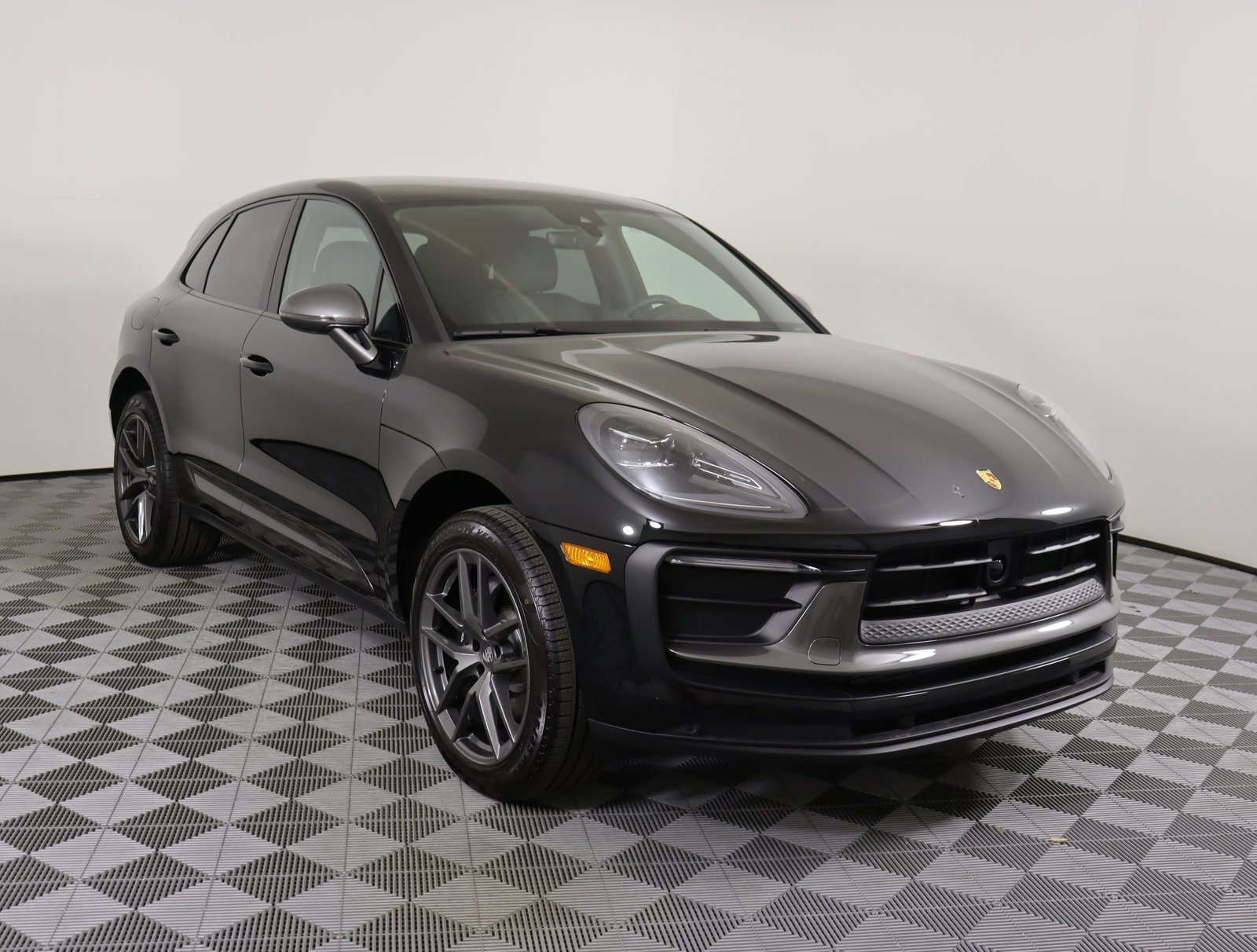 Used 2024 Porsche Macan T with VIN WP1AA2A55RLB02380 for sale in Brentwood, TN