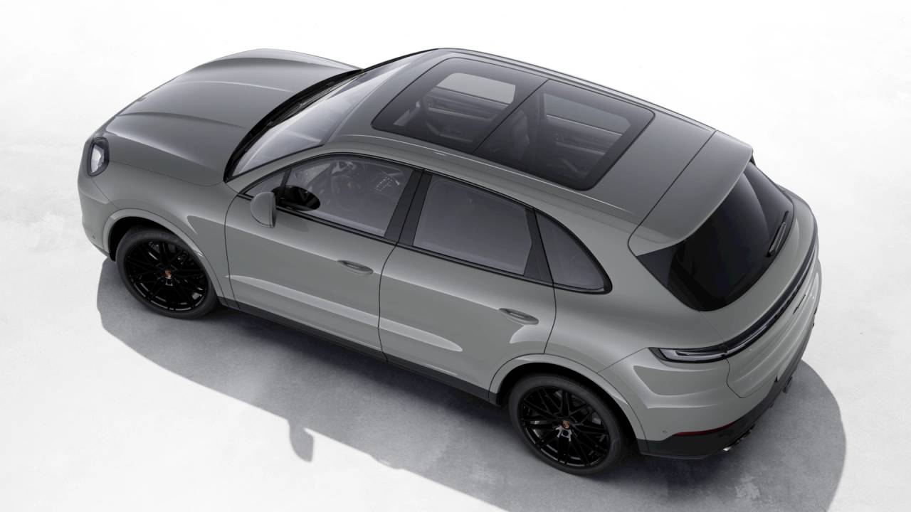 2026 Porsche Cayenne photo 3
