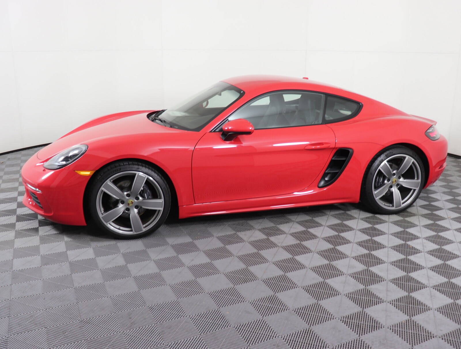 2025 Porsche Cayman Base S photo 2