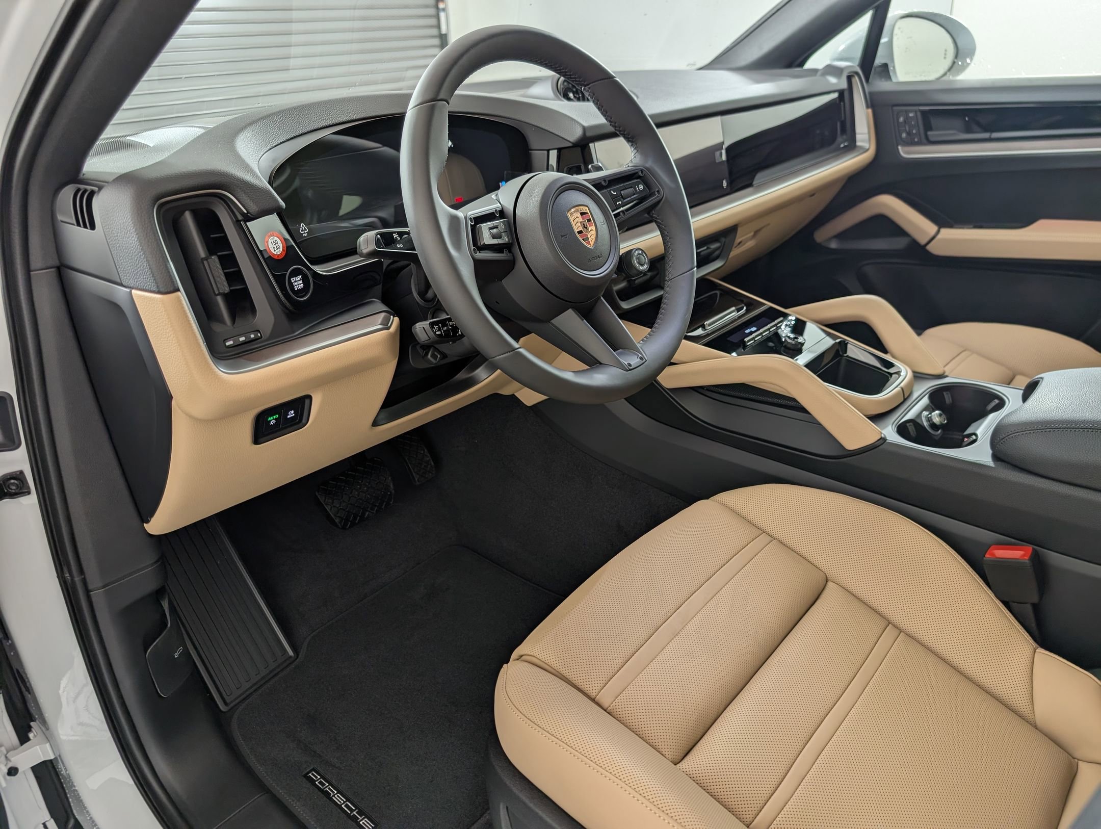 2026 Porsche Cayenne Coupe photo 4