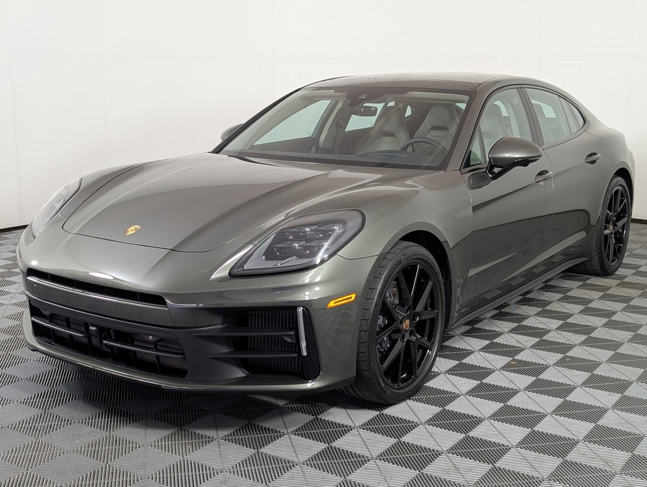 2025 Porsche Panamera