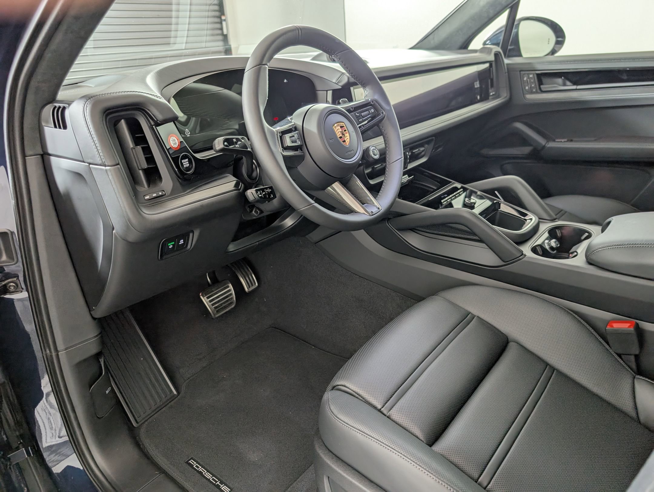2026 Porsche Cayenne GTS photo 4