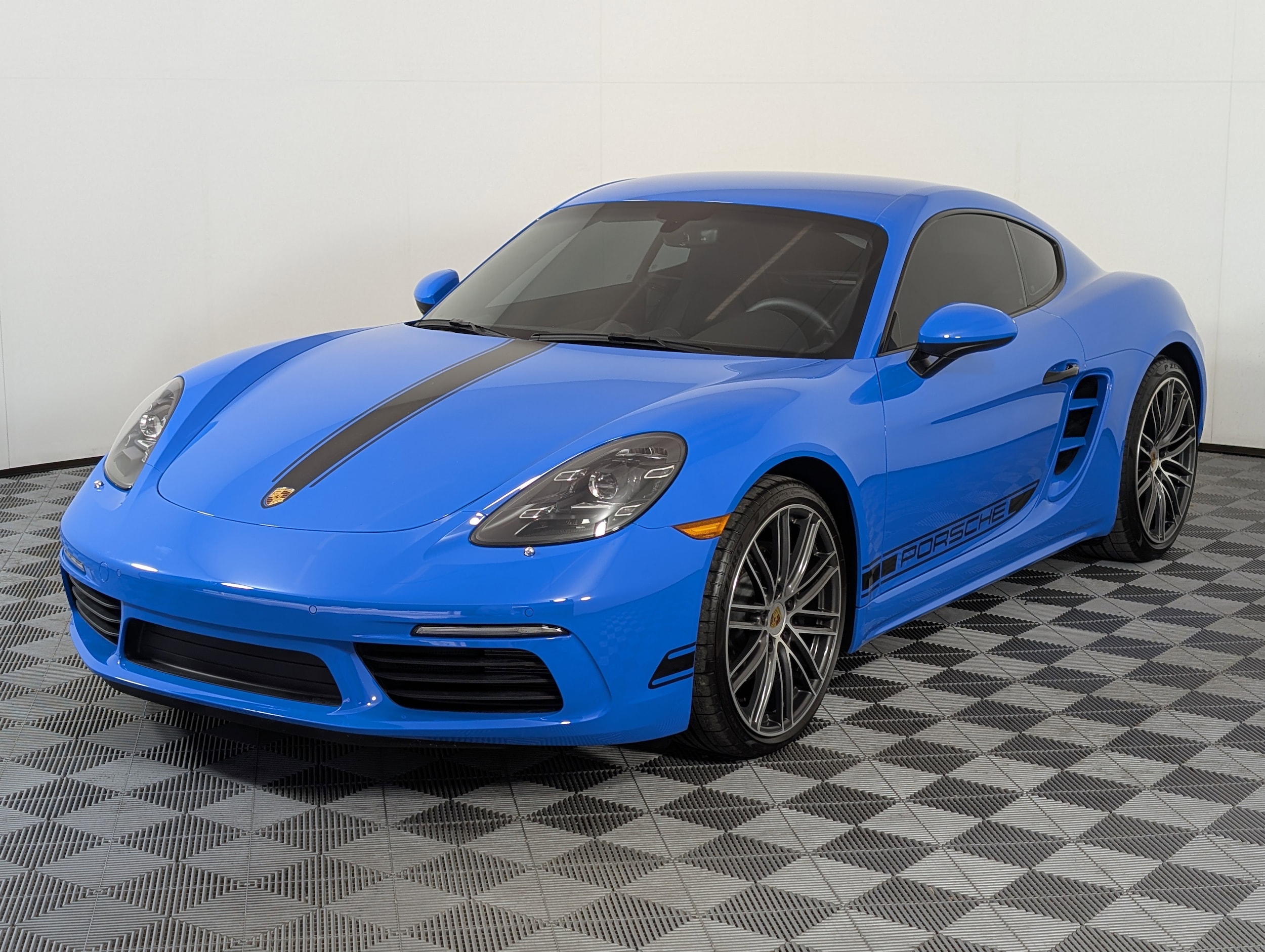 2024 Porsche 718 Cayman Style Edition