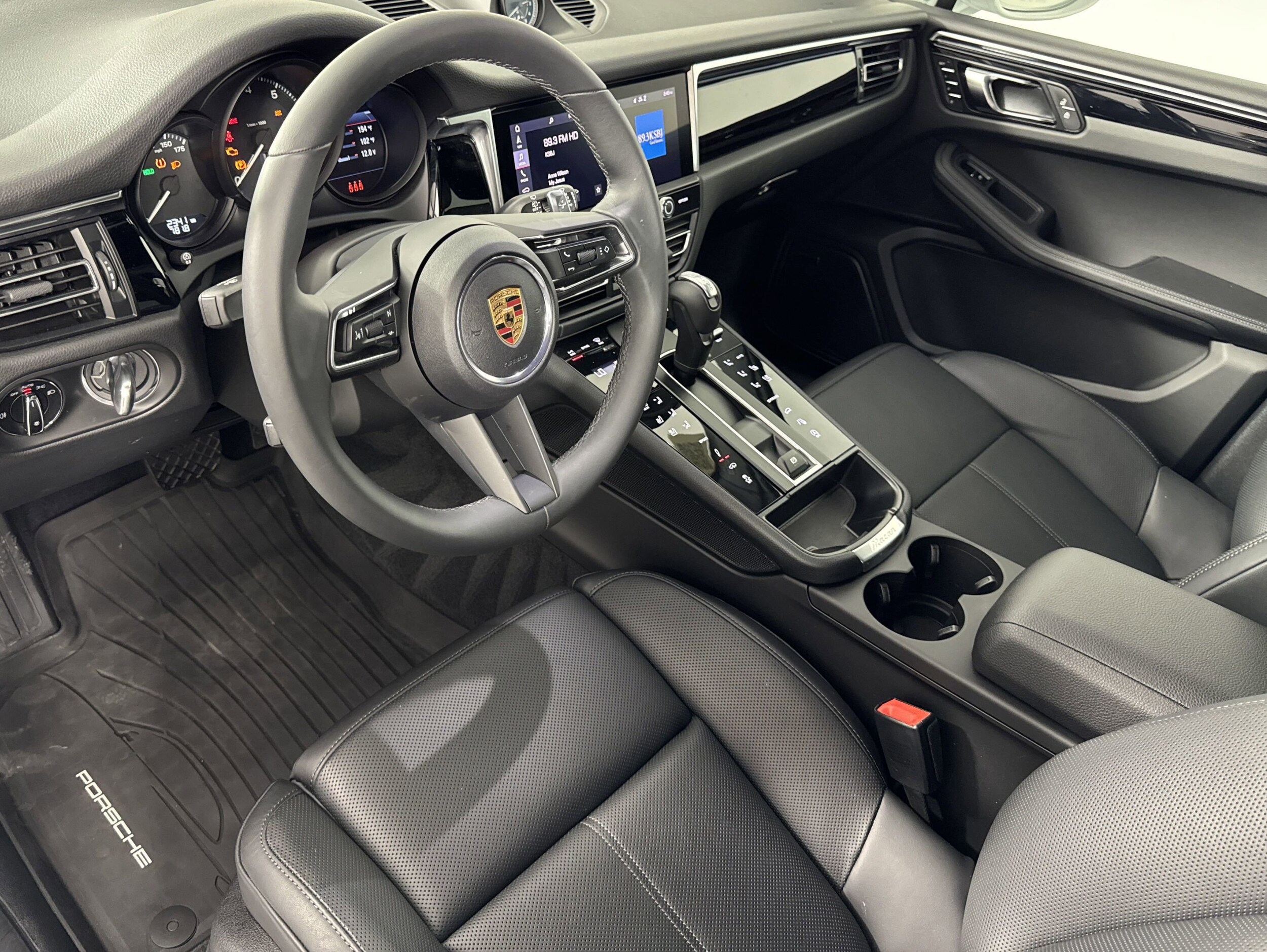 2024 Porsche Macan photo 4