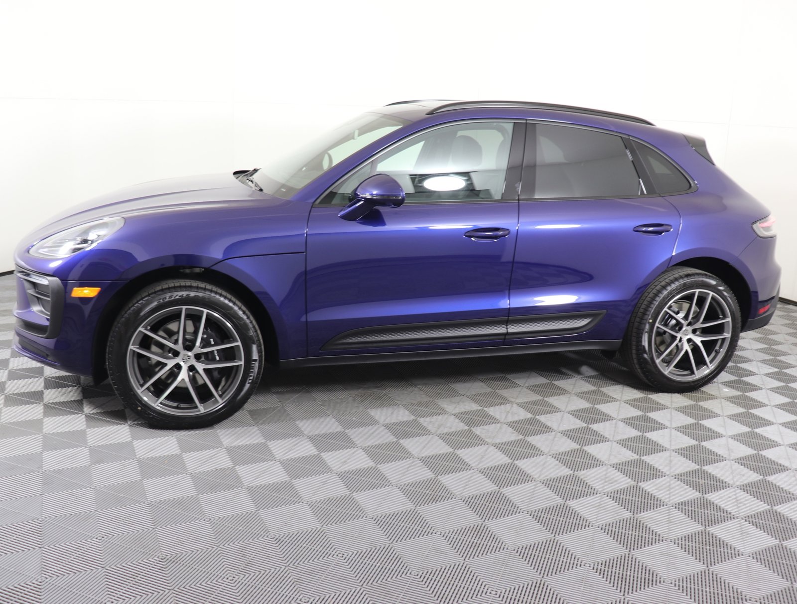 Used 2025 Porsche Macan Base with VIN WP1AA2A53SLB08071 for sale in Brentwood, TN