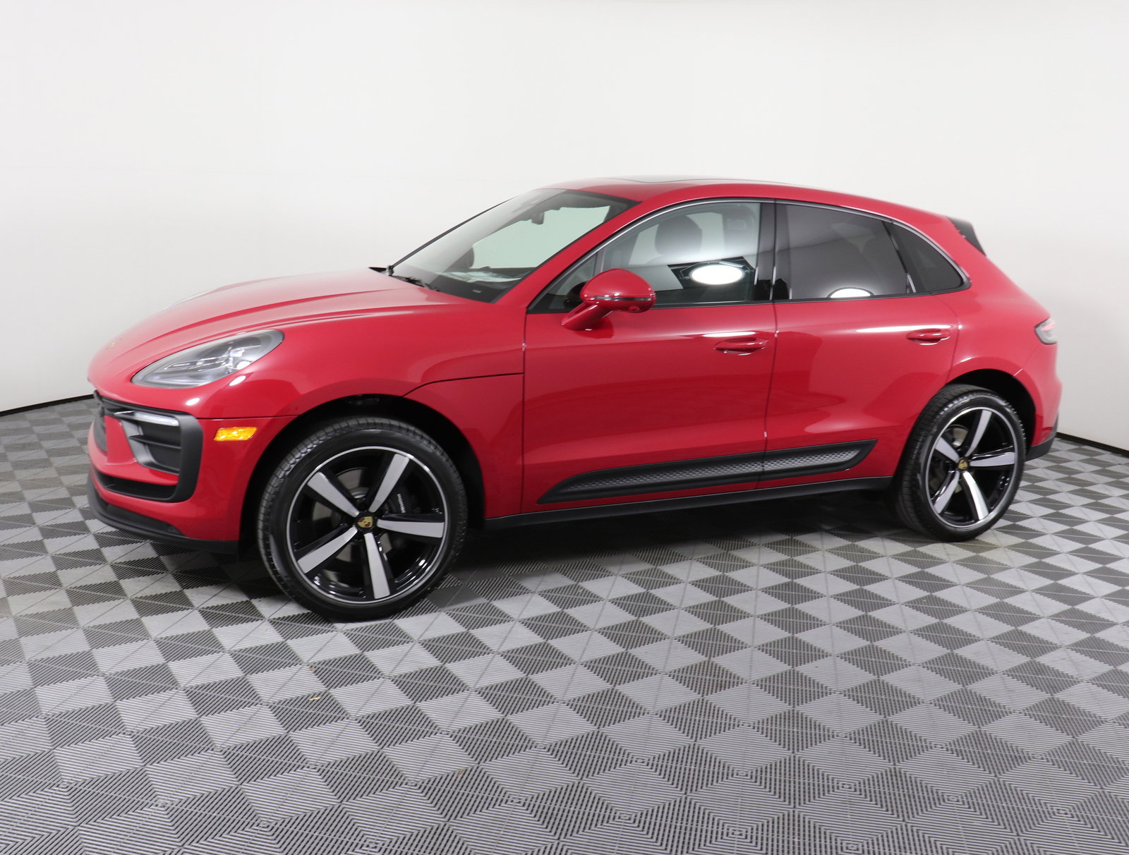 Used 2024 Porsche Macan T with VIN WP1AA2A56RLB19804 for sale in Brentwood, TN
